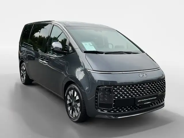 Hyundai Staria view 7