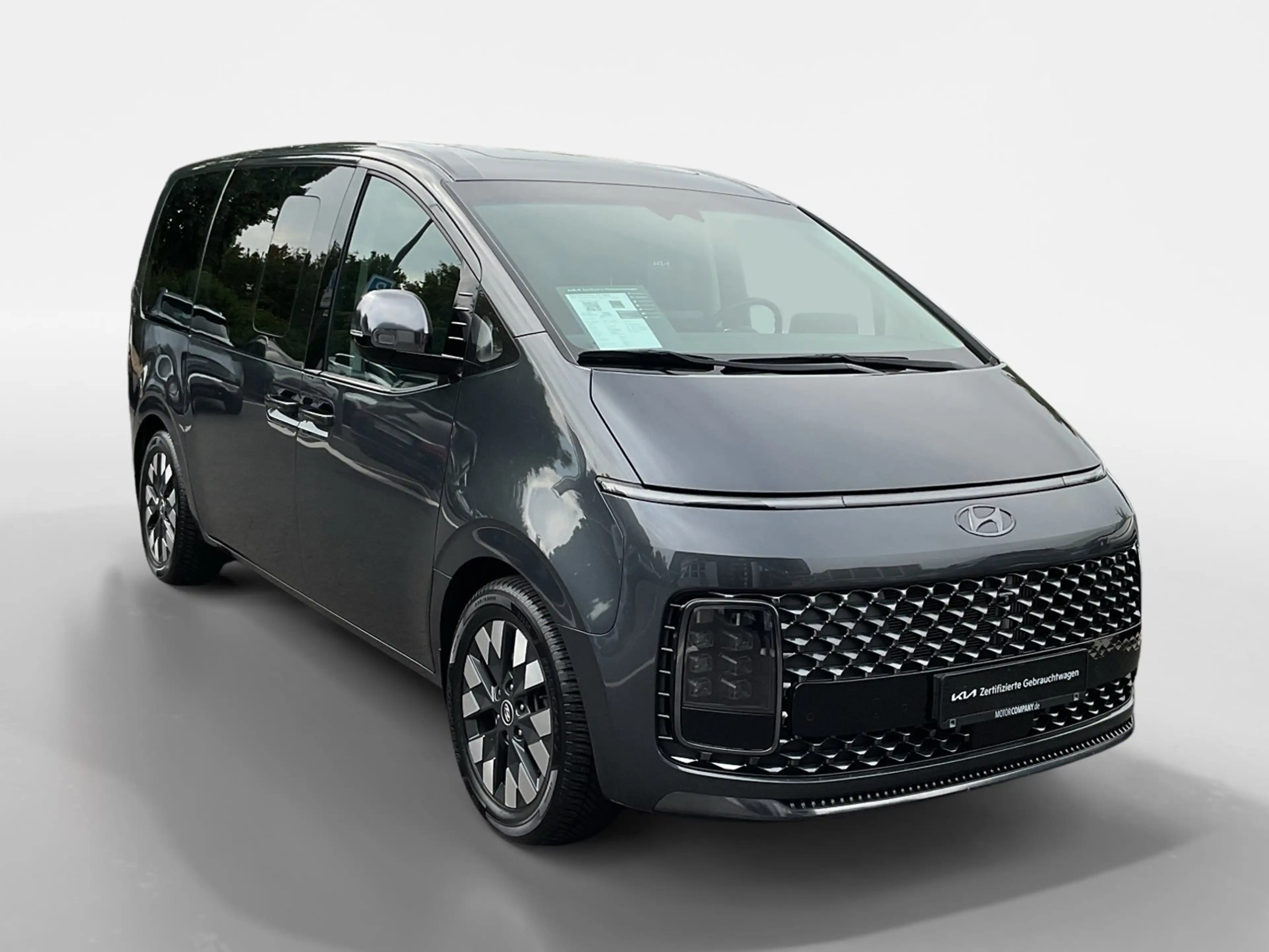 Hyundai STARIA 2.2 CRDi 2WD Signature AHK+360+ACC+Navi — photo 7
