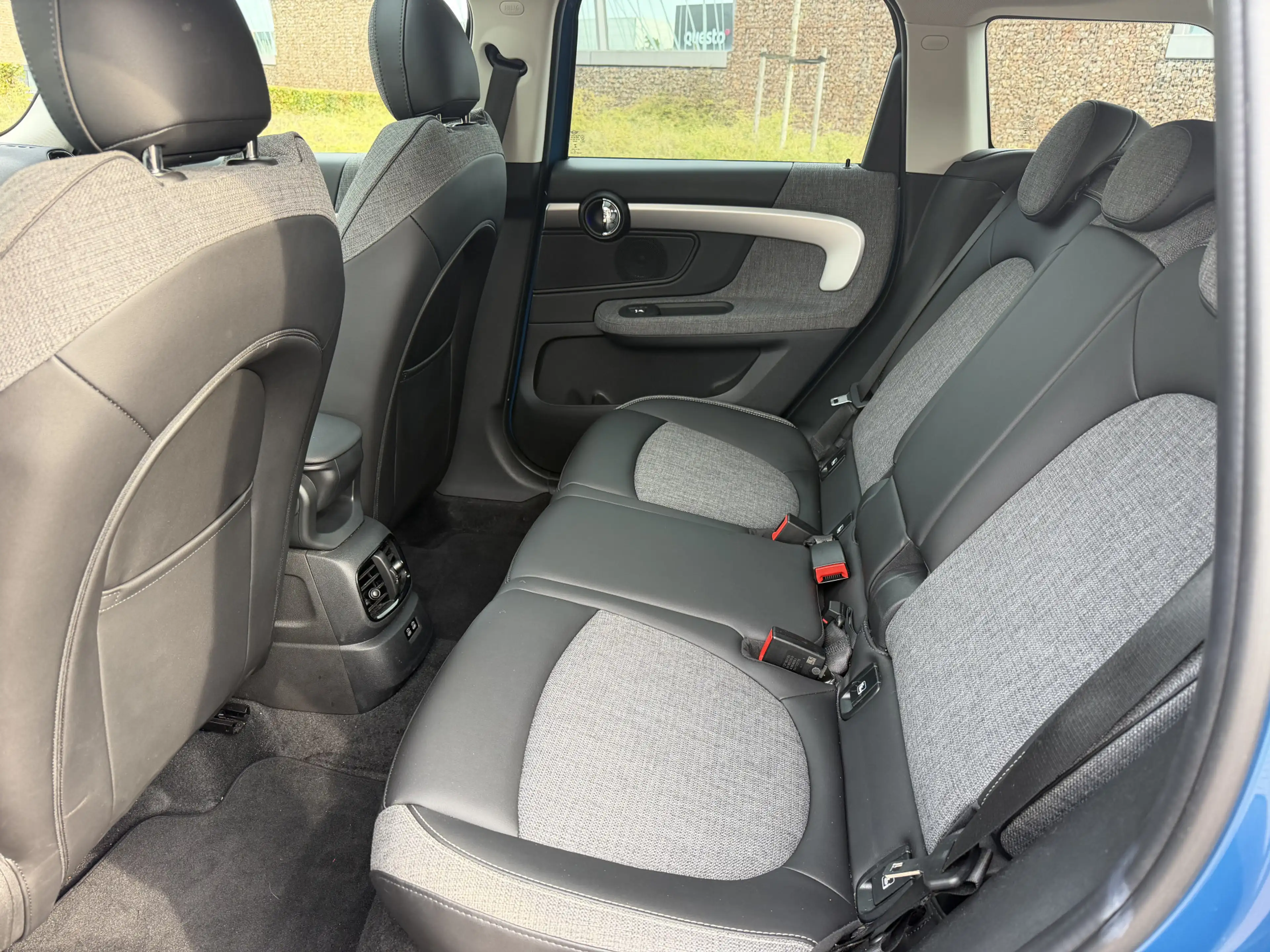 MINI Cooper SE Countryman ALL4 Pepper — photo 14