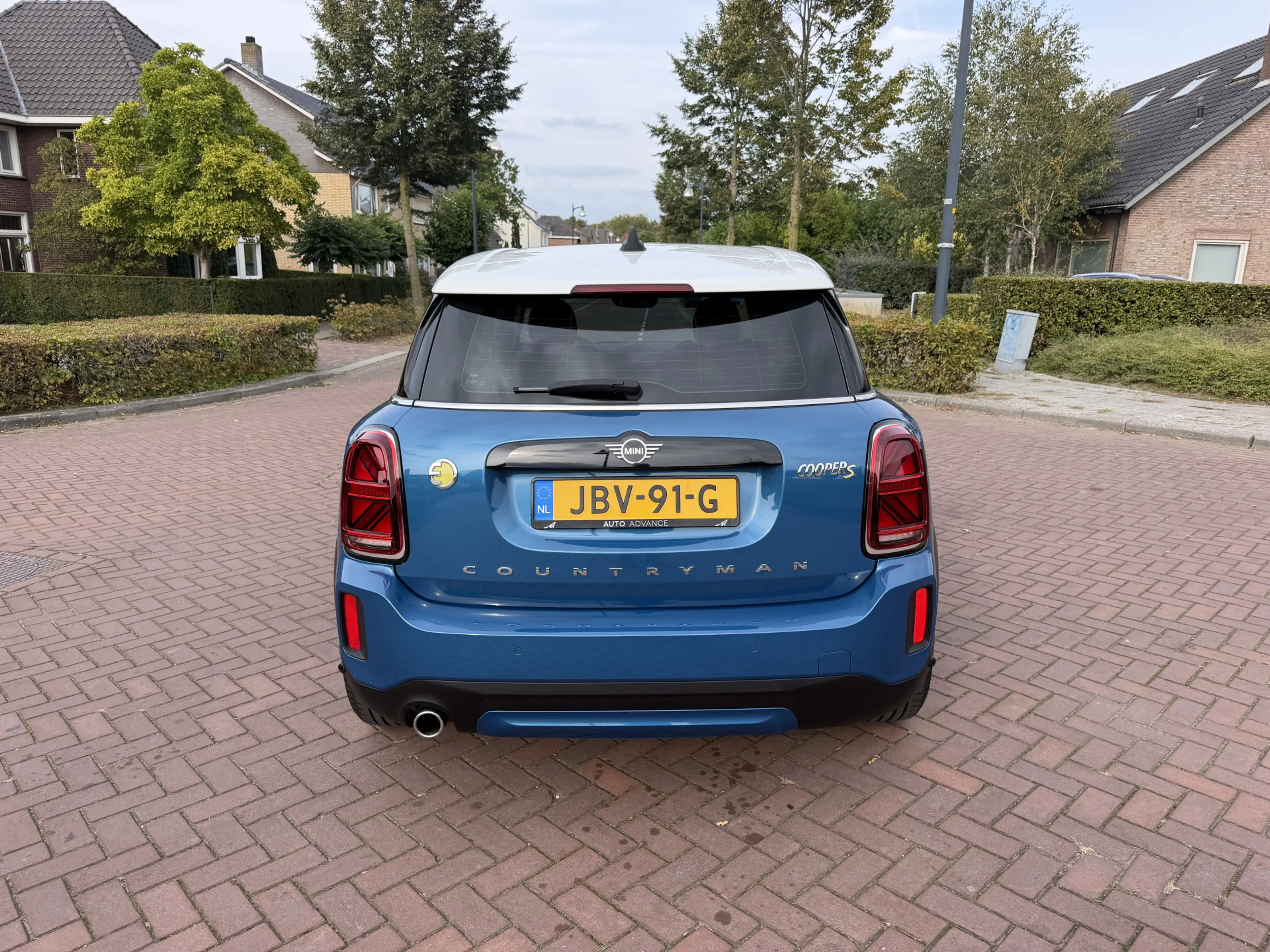 MINI Cooper SE Countryman ALL4 Pepper — photo 8