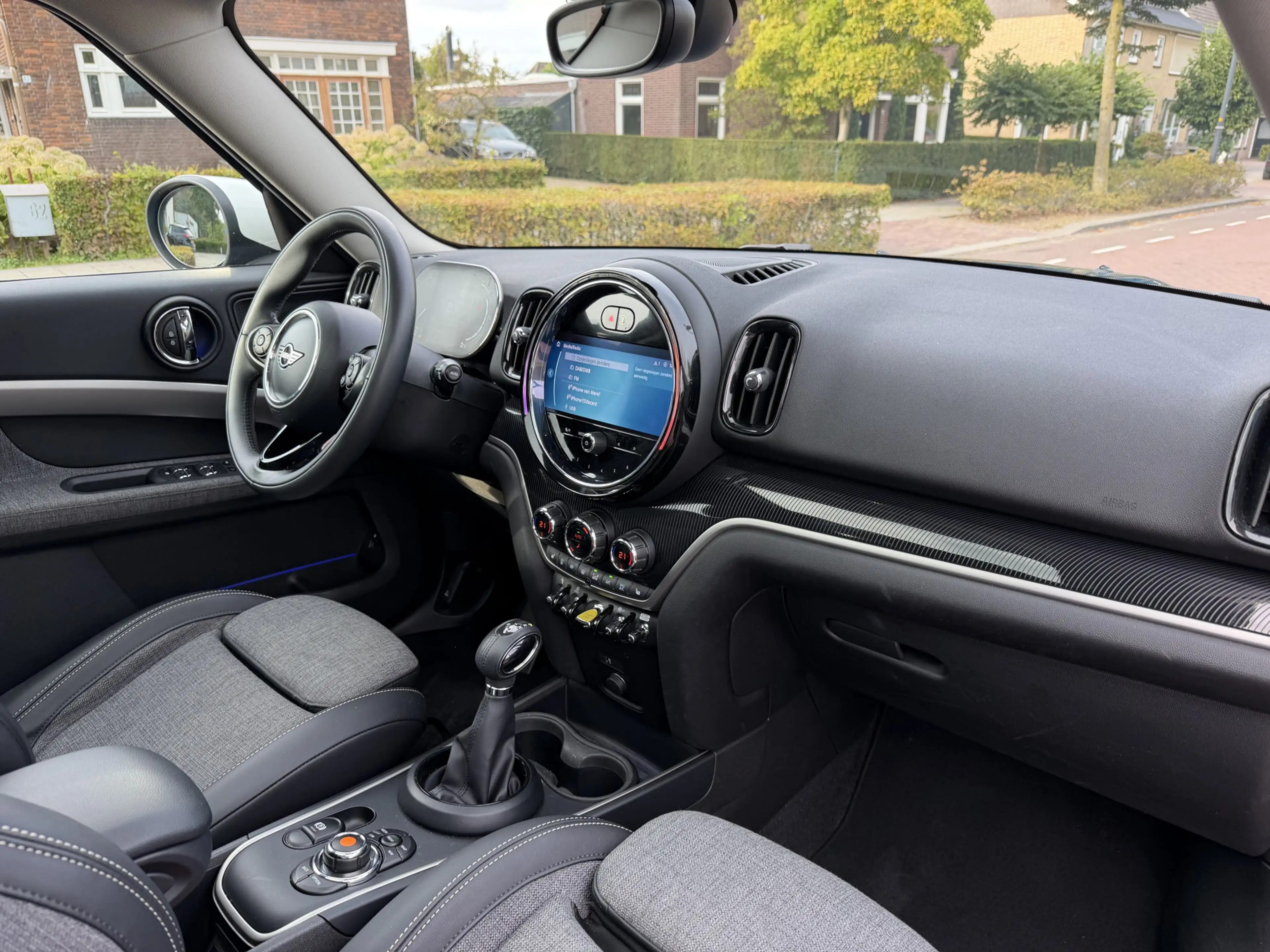 MINI Cooper SE Countryman ALL4 Pepper — photo 10