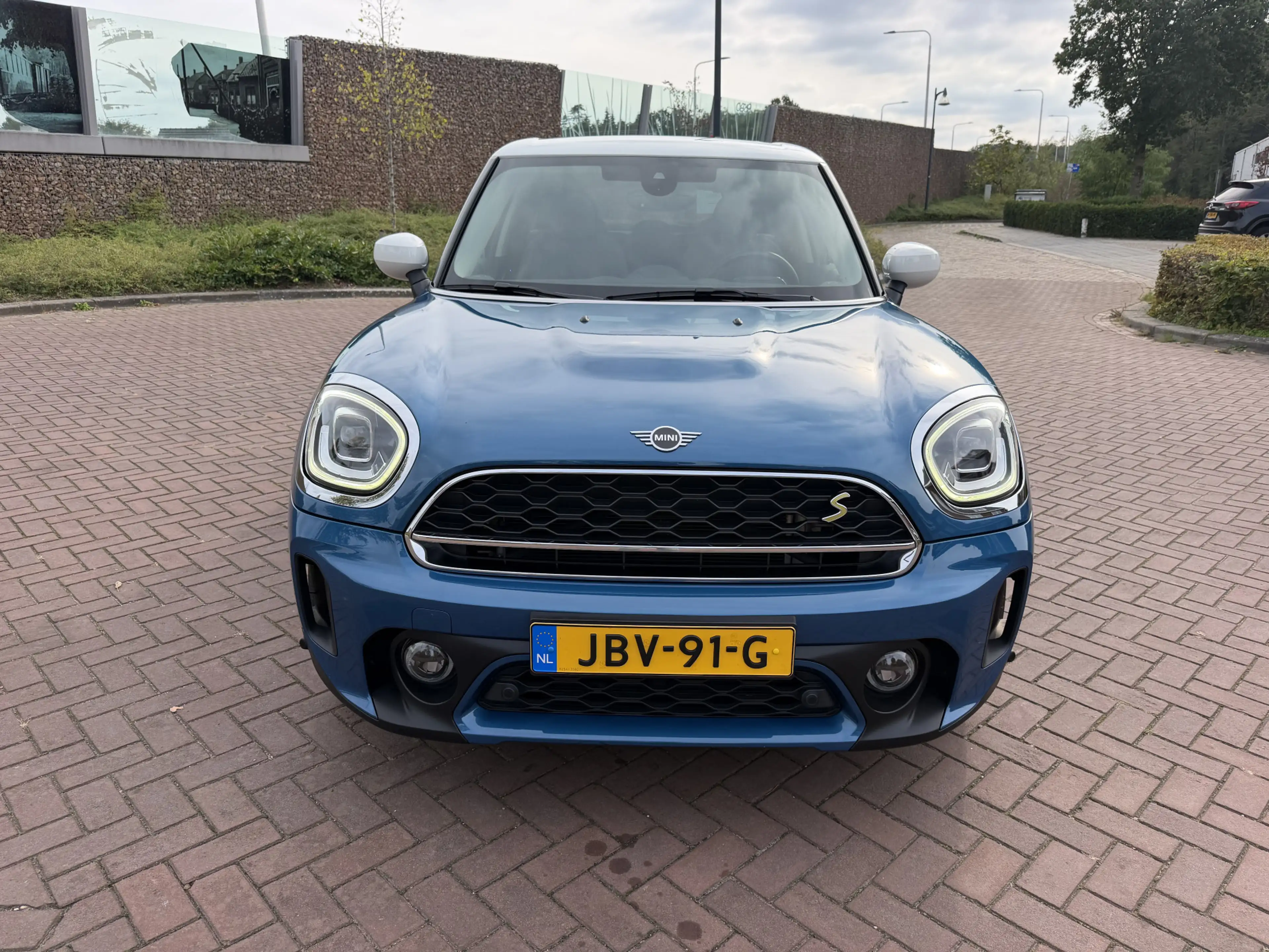 MINI Cooper SE Countryman ALL4 Pepper — photo 6