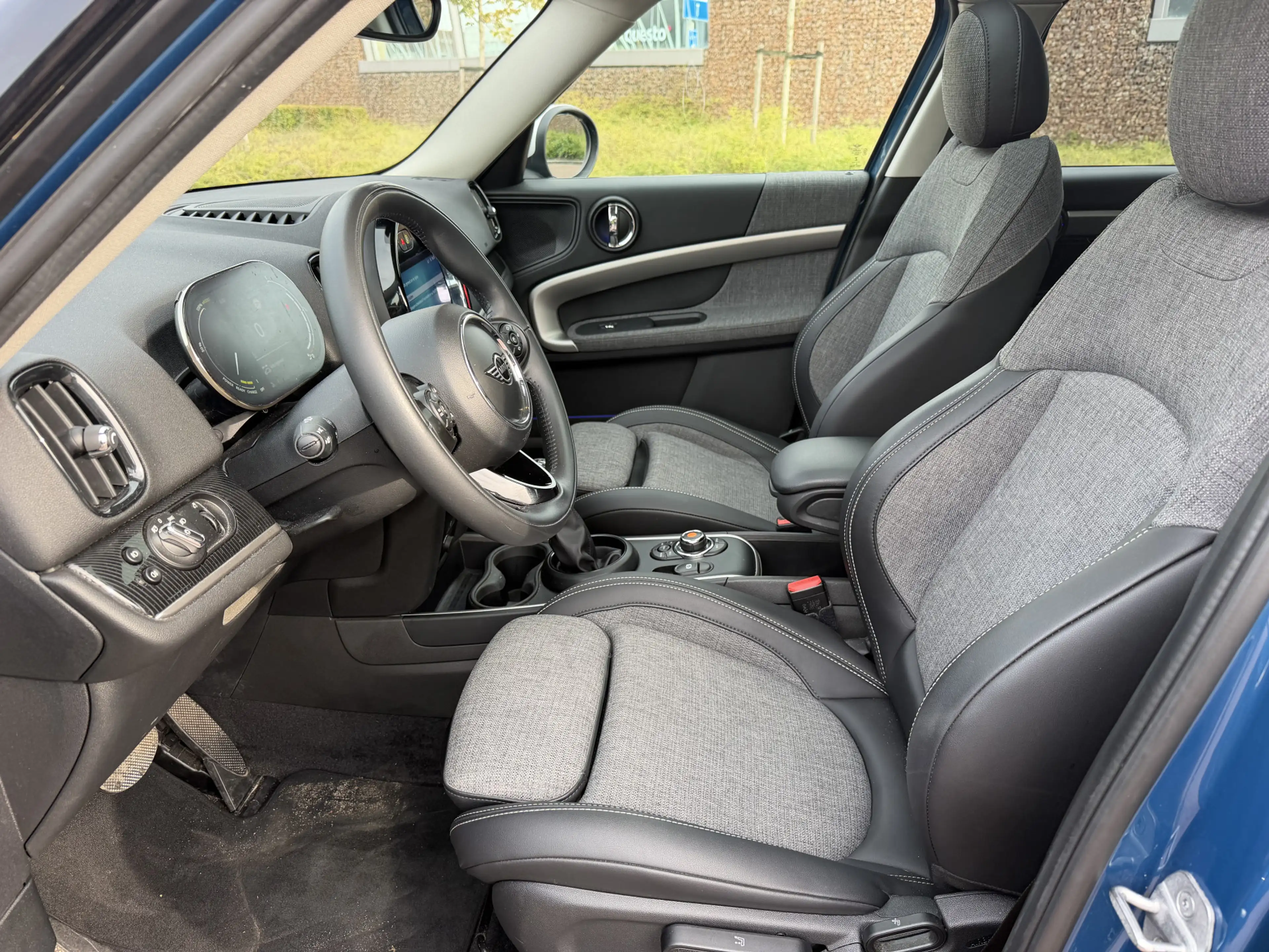 MINI Cooper SE Countryman ALL4 Pepper — photo 12