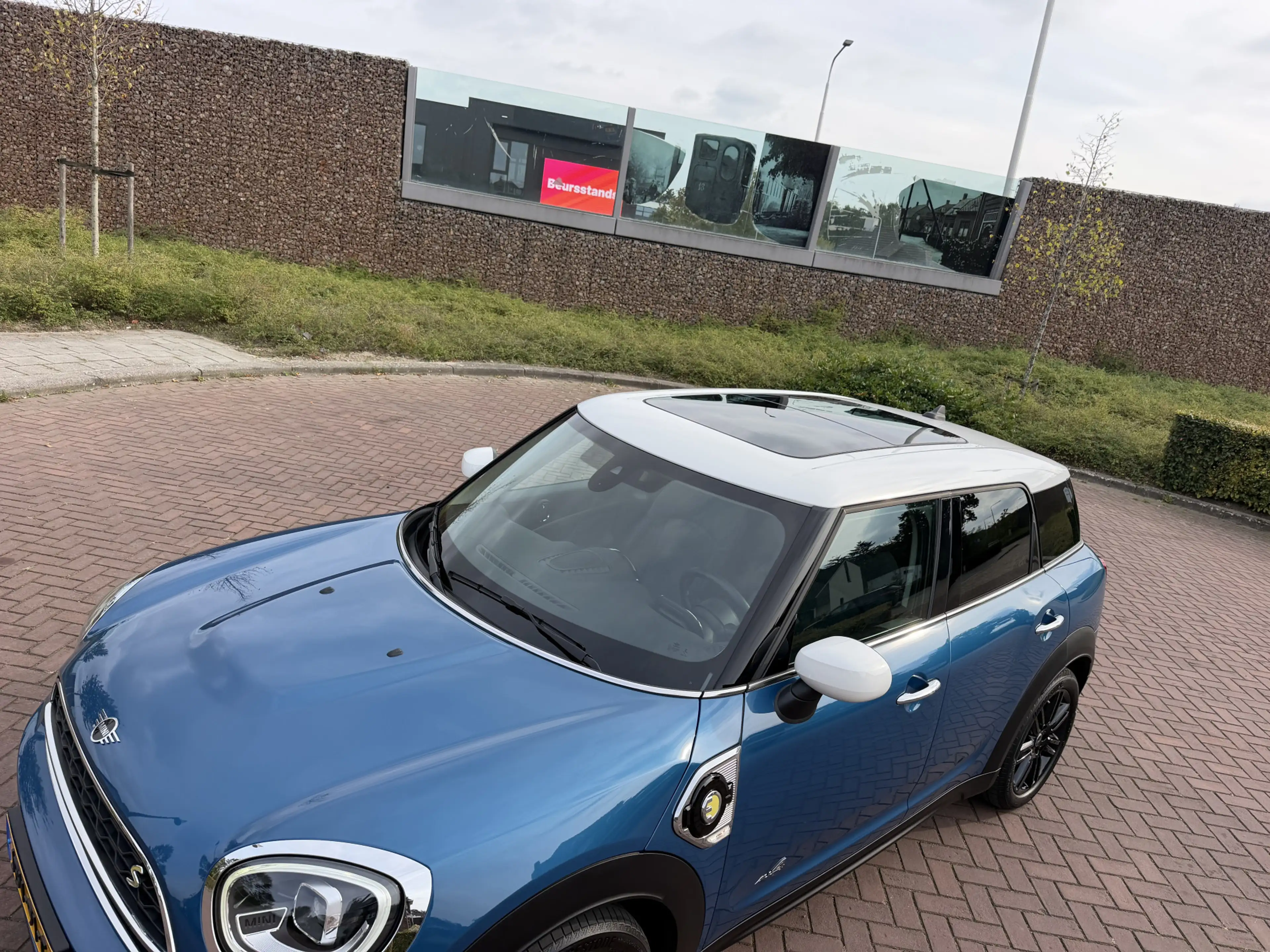 MINI Cooper SE Countryman ALL4 Pepper — photo 17
