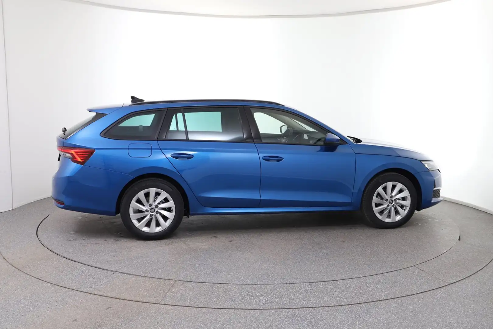 Skoda Octavia Selection TDI DSG Blau - 2