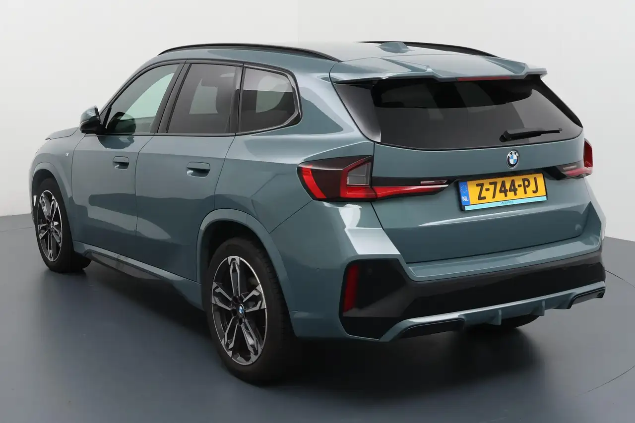 BMW X1 sDrive18i – sportief en verfijnd in opvallende kle, миниатюра 6
