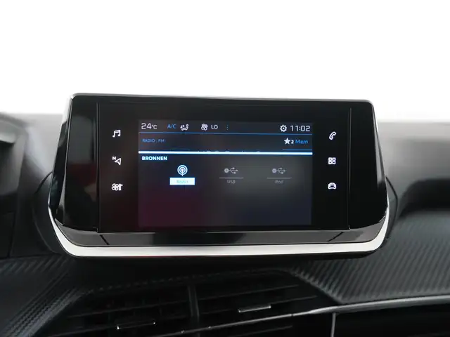 Peugeot 2008 view 14