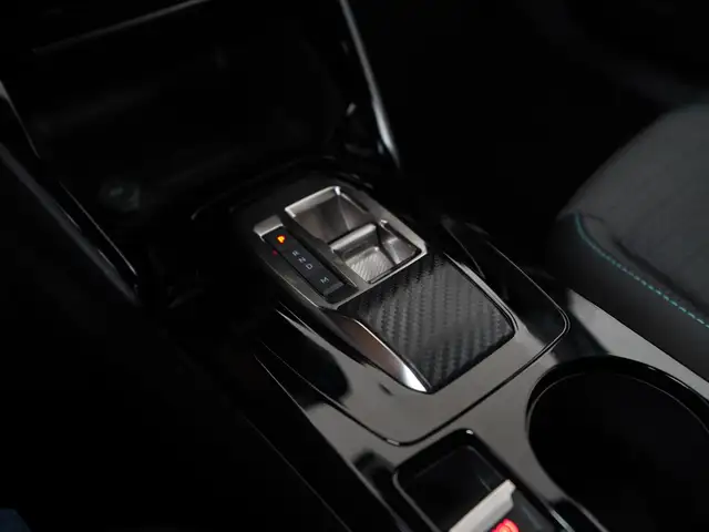 Peugeot 2008 view 11