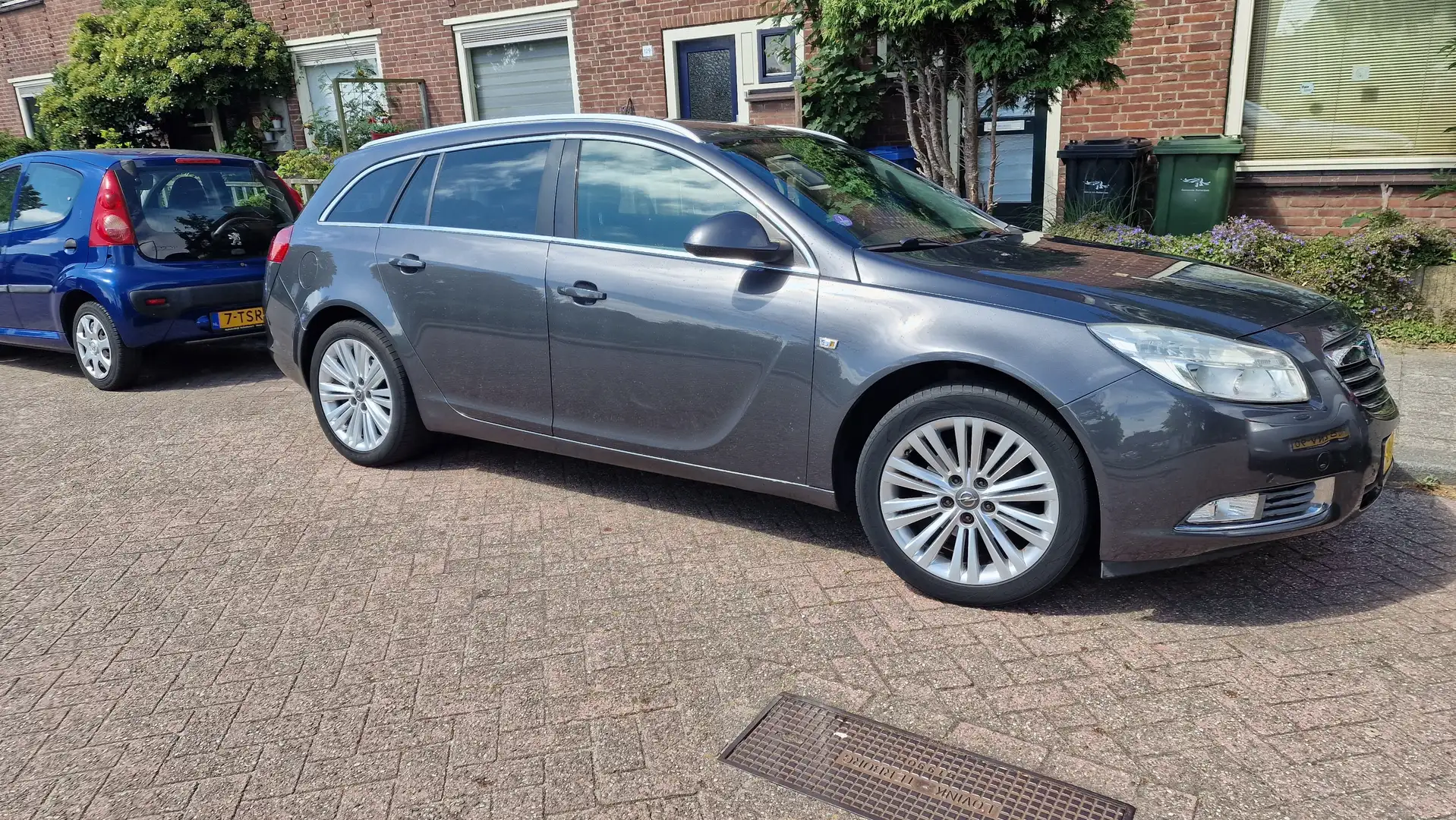 Opel Insignia Insignia 1.4 T EcoF. Sport Grijs - 2