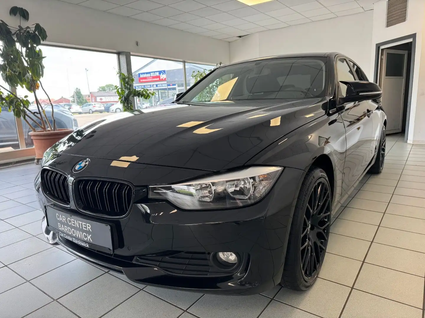 BMW 320 d **Sitzheizung+Navi+PDC+Tempomat** Negro - 1