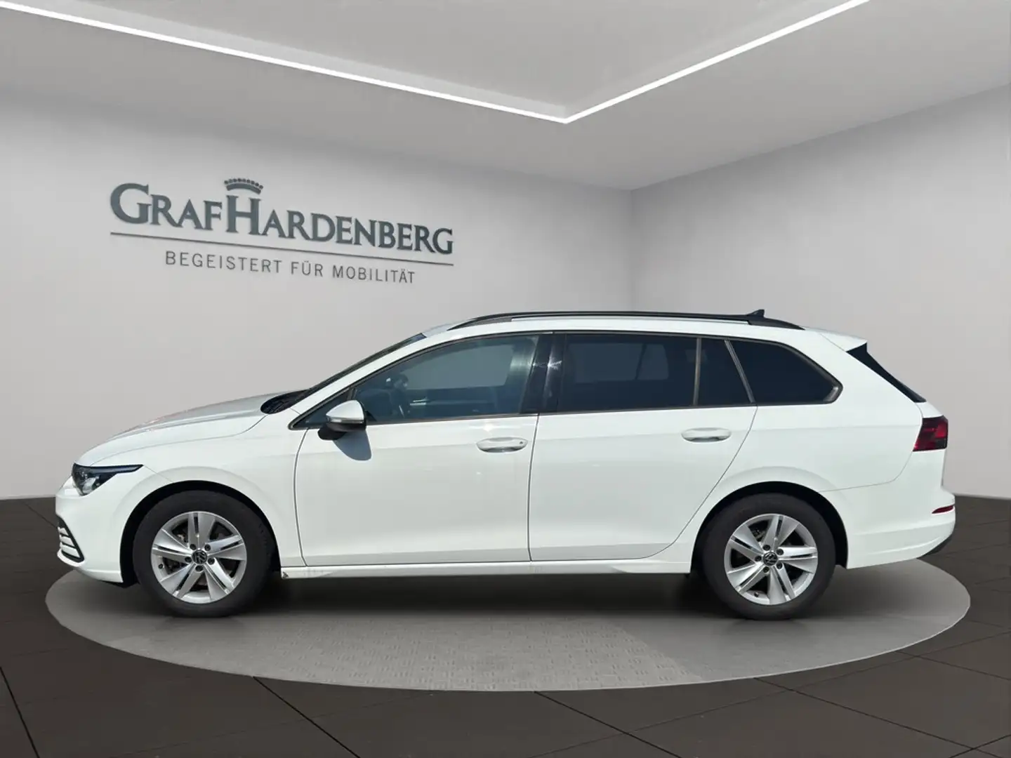 Volkswagen Golf 8 Variant Life 2.0 TDI DSG Navi LEDPlus ACC Wit - 2