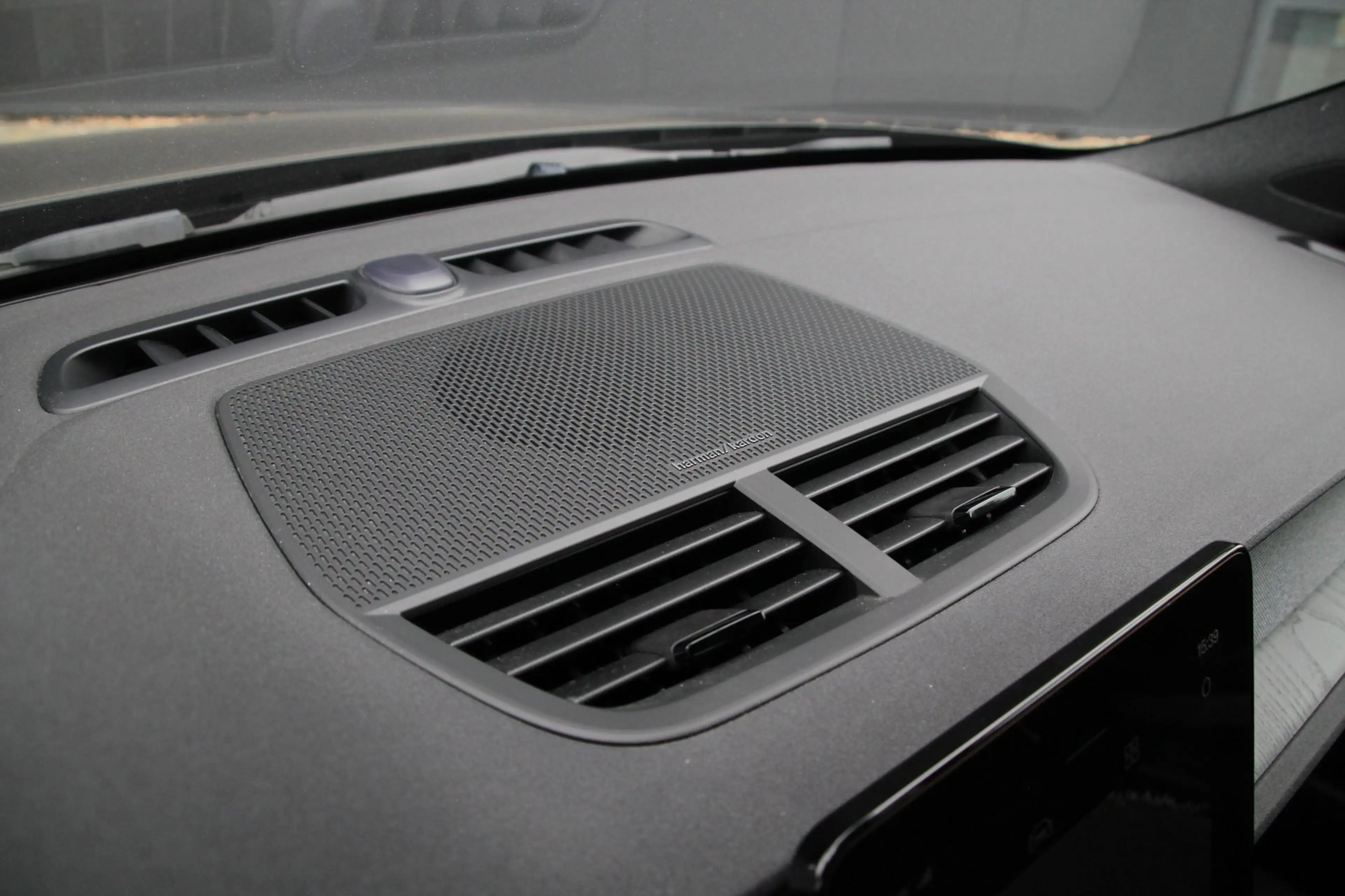 Polestar 2 Long Range Dual Motor Launch Edition 78kWh | SOH 9 — photo 30