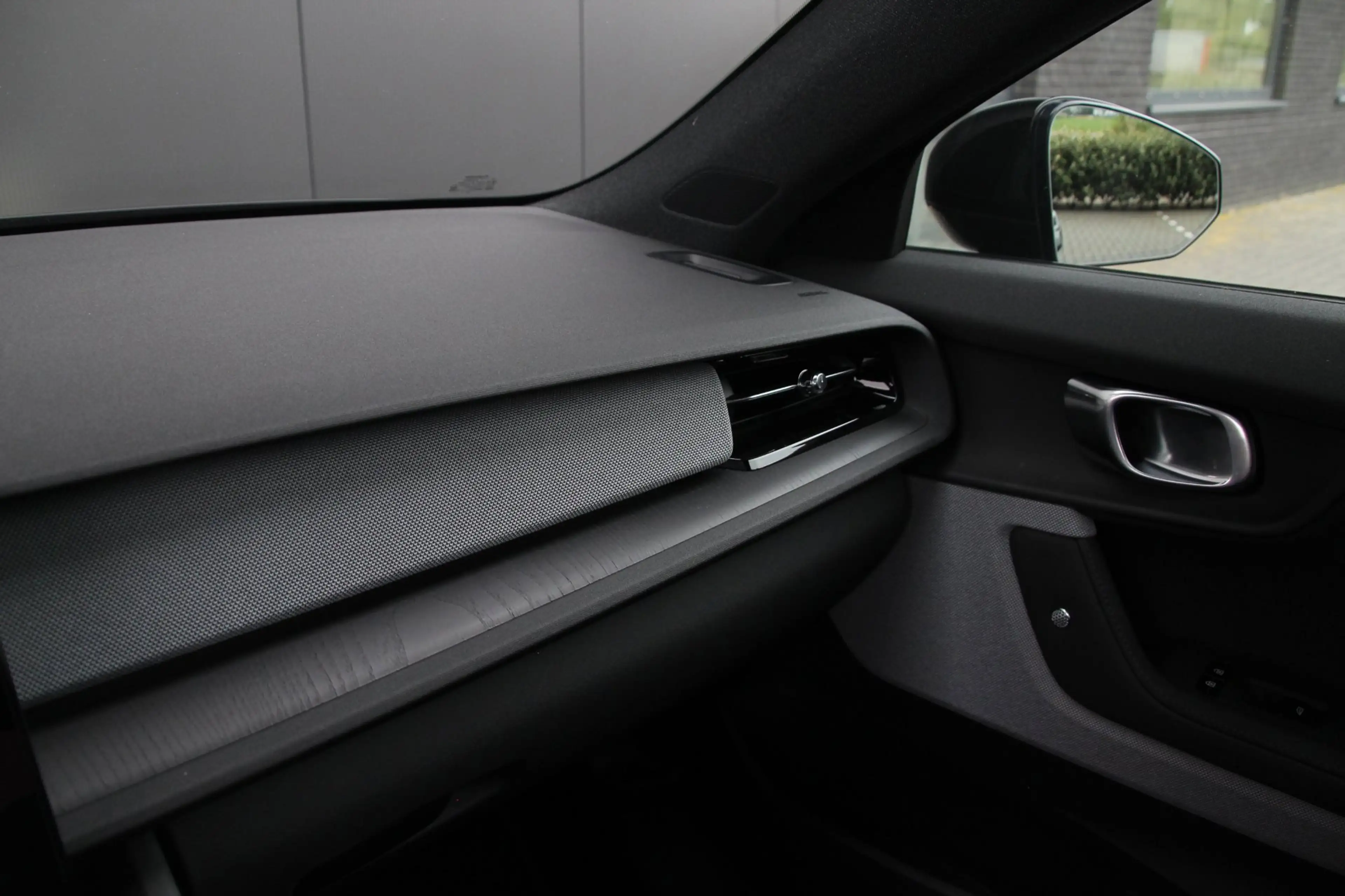 Polestar 2 Long Range Dual Motor Launch Edition 78kWh | SOH 9 — photo 23