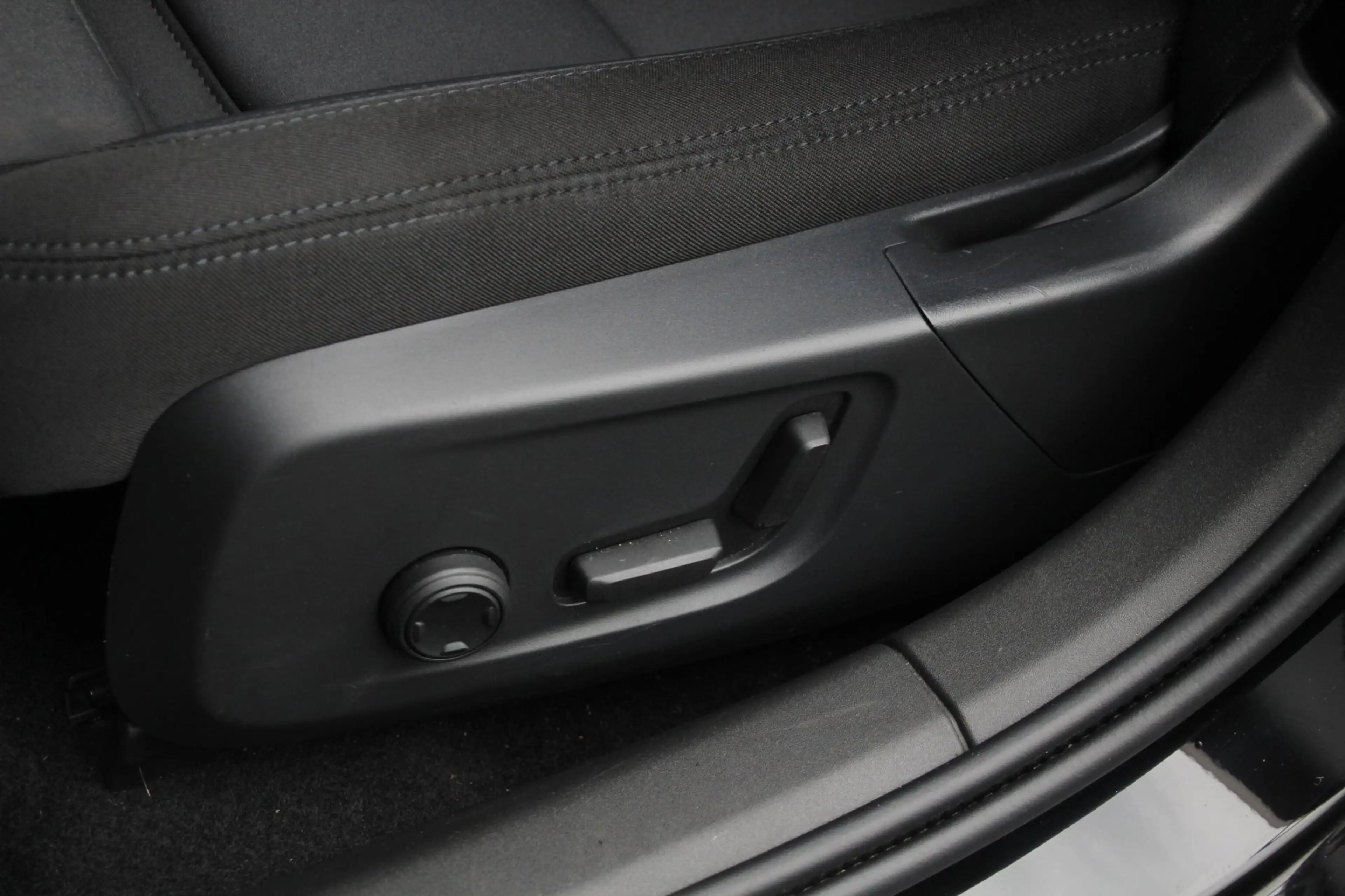 Polestar 2 Long Range Dual Motor Launch Edition 78kWh | SOH 9 — photo 18