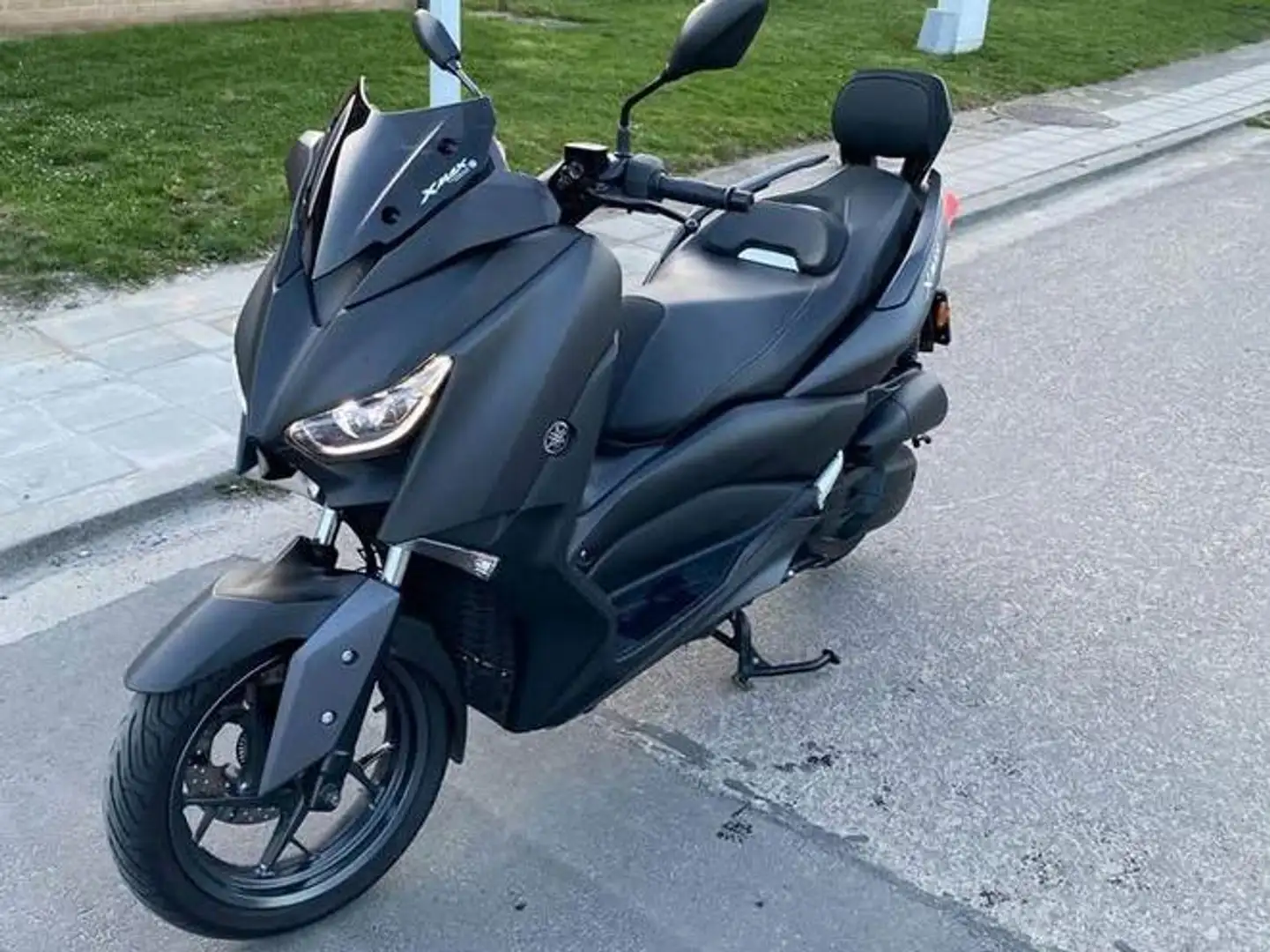 Yamaha X-Max 125 Full option Negru - 1