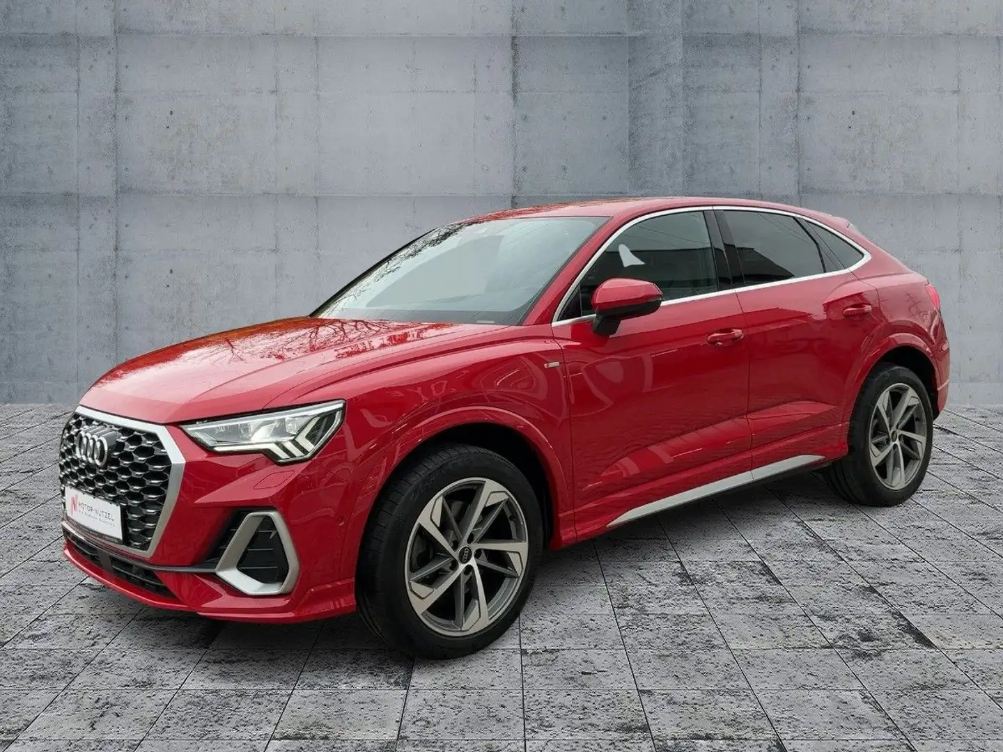 Audi Q3 40 TFSI QU S-TR MATRIX+NAVI+AHK+ACC Rot - 2