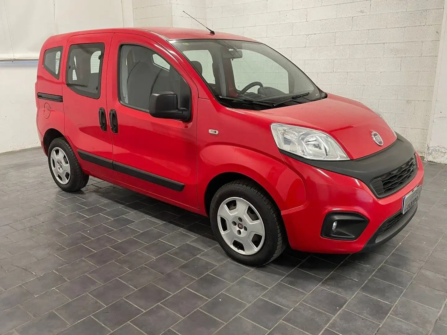 Fiat Qubo 1.3 MJT 80 CV-PERCOMMERCIANTI Rot - 1