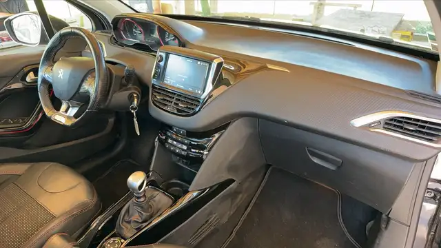 Peugeot 2008 view 10