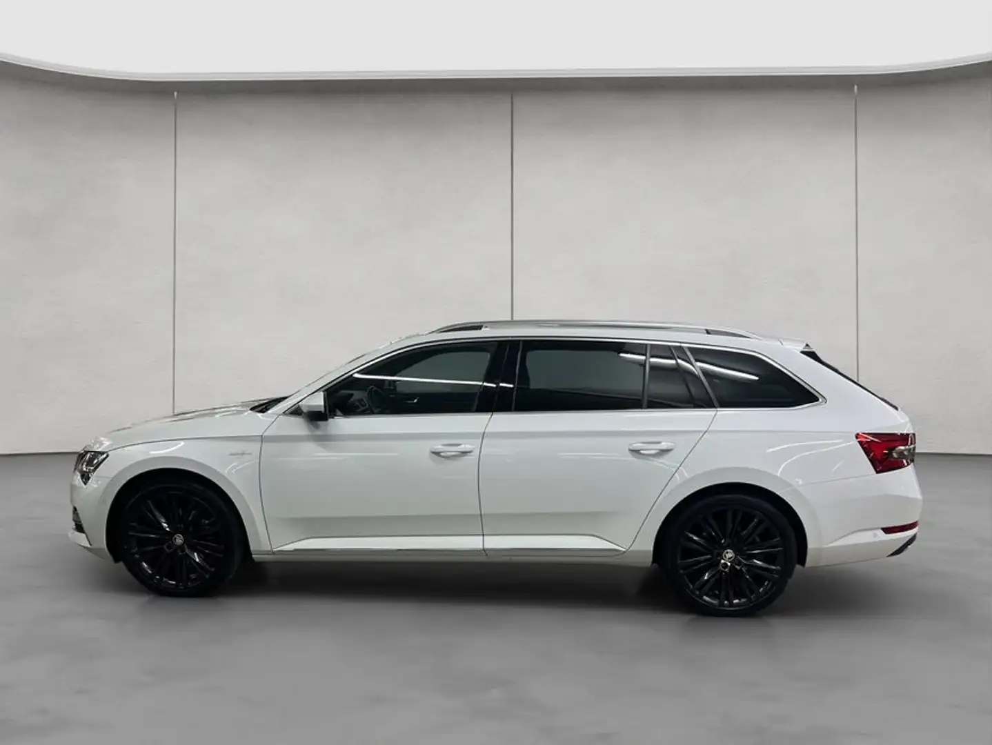 Skoda Superb Combi 1.4 TSI iV DSG L&K Weiß - 2