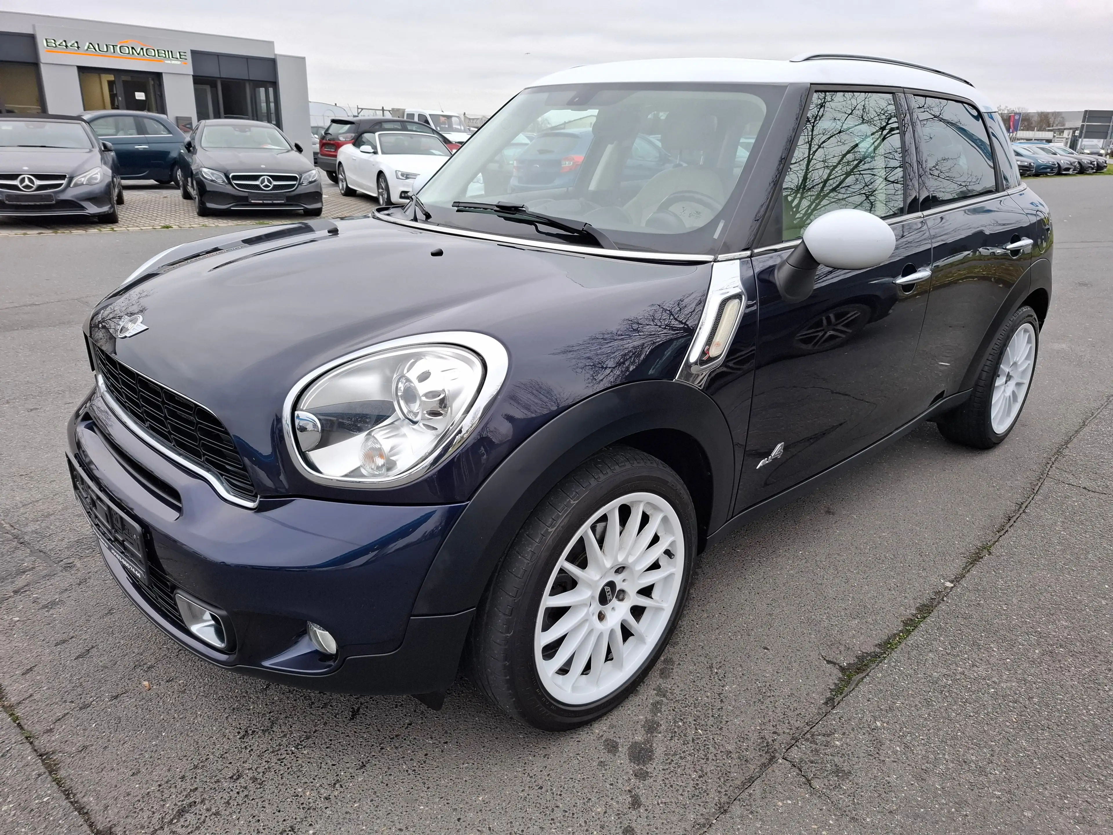 MINI Cooper S Countryman Cooper S All4*NAVI*XENON*LEDER*Sitzhzg*Pano*18"Alu