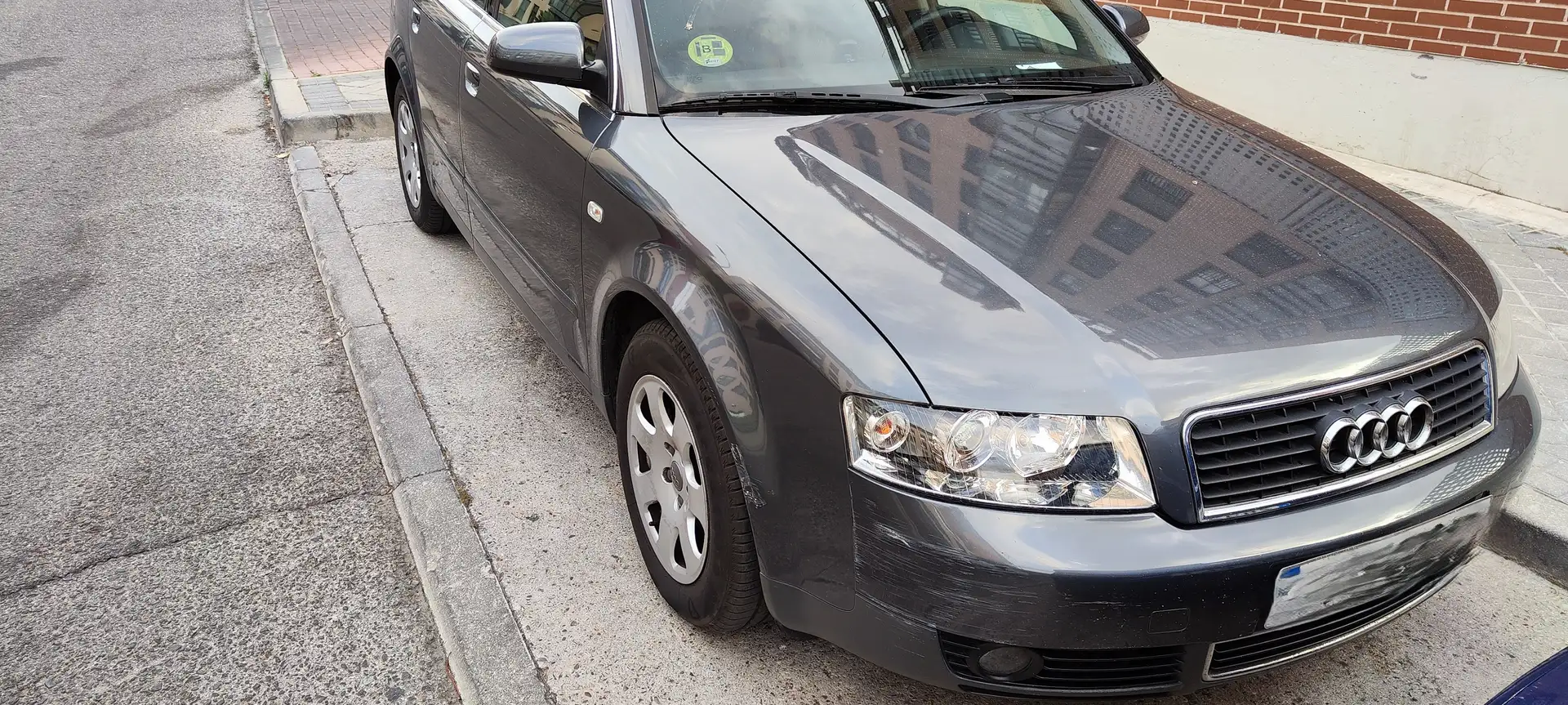 Audi A4 A4 2.0 Gris - 1