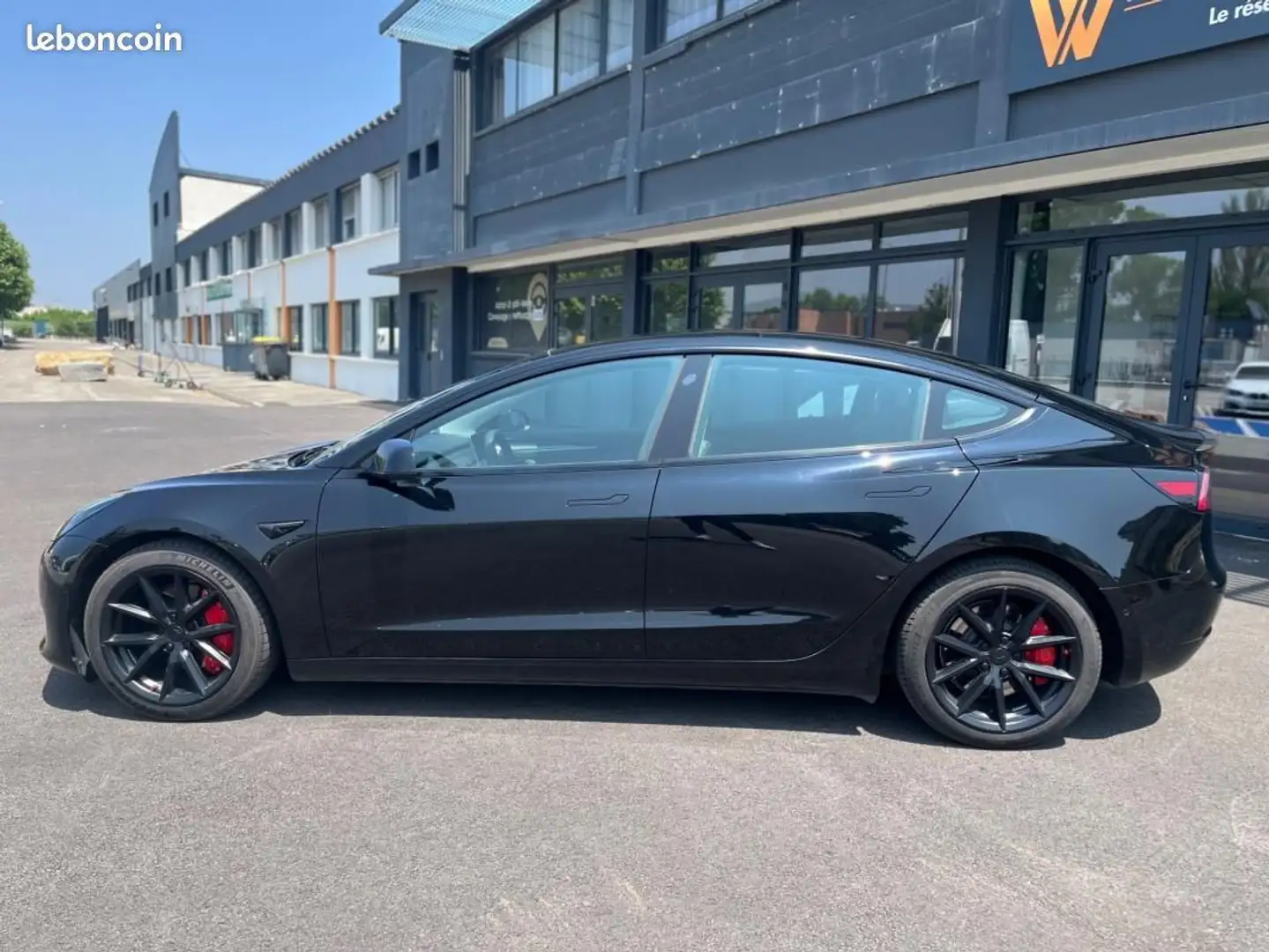 Tesla Model 3 ELECTRIC 325 60KWH STANDARD-PLUS PACK CARBONE GARA Schwarz - 2