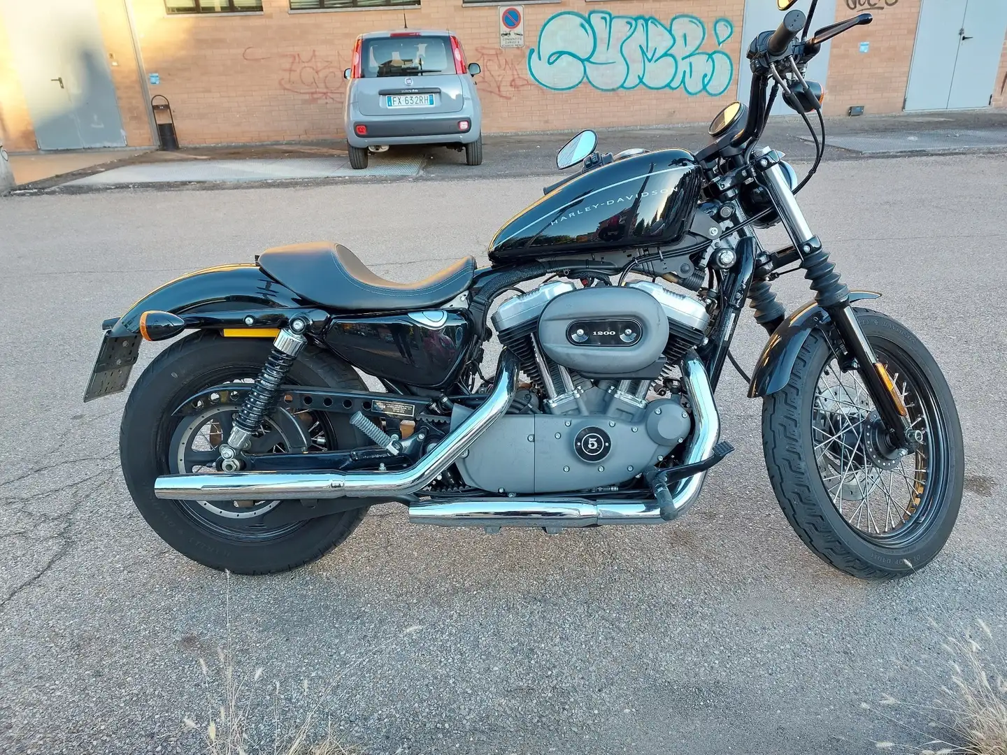 Harley-Davidson Sportster 1200 Nightster Siyah - 1