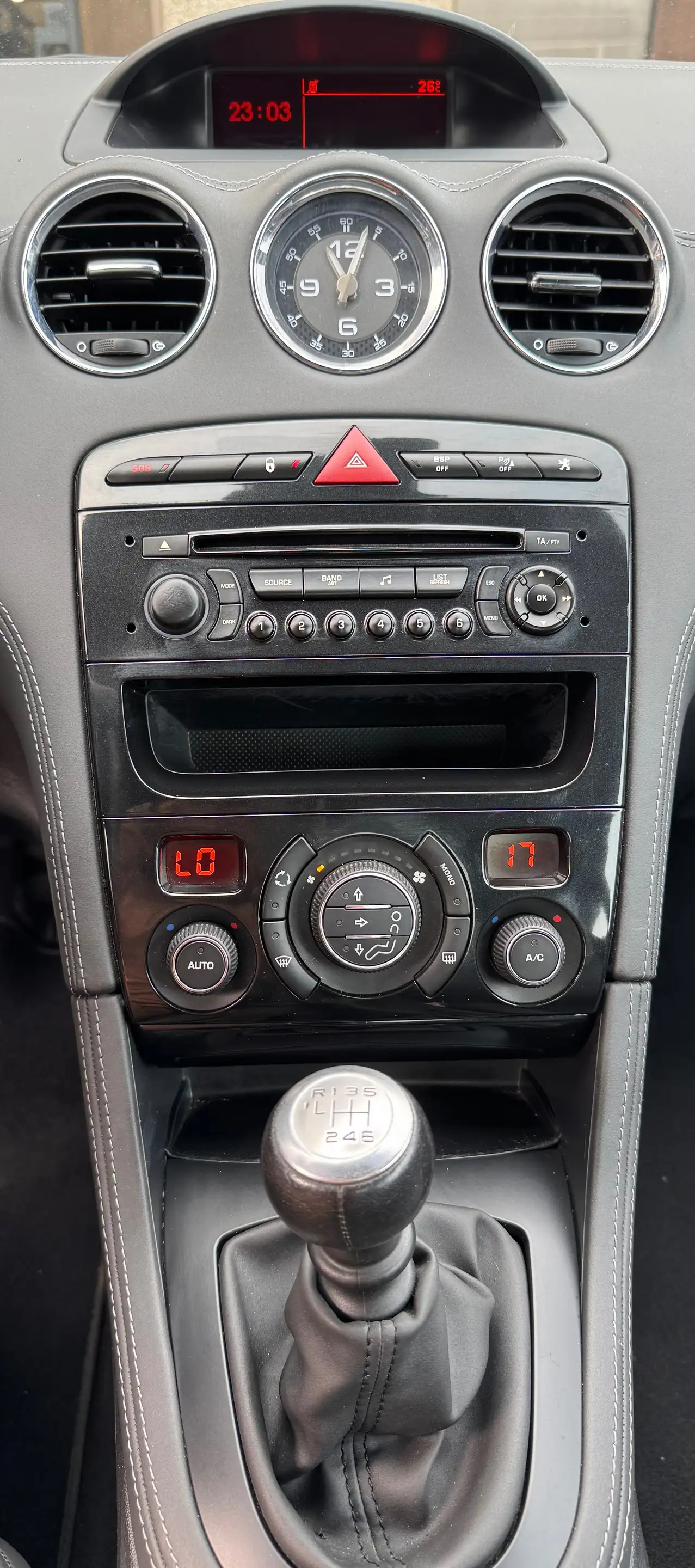 Peugeot RCZ 1.6 THP - Sg chauffants - Bluetooth - Intr cuir — photo 10