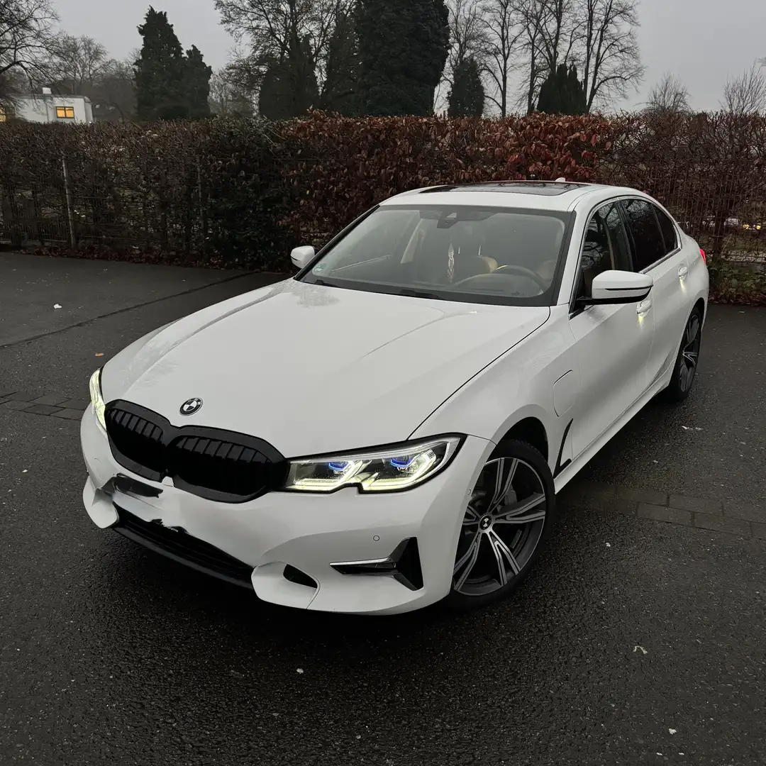 BMW 330 330 e xDrive Luxury Line Weiß - 2
