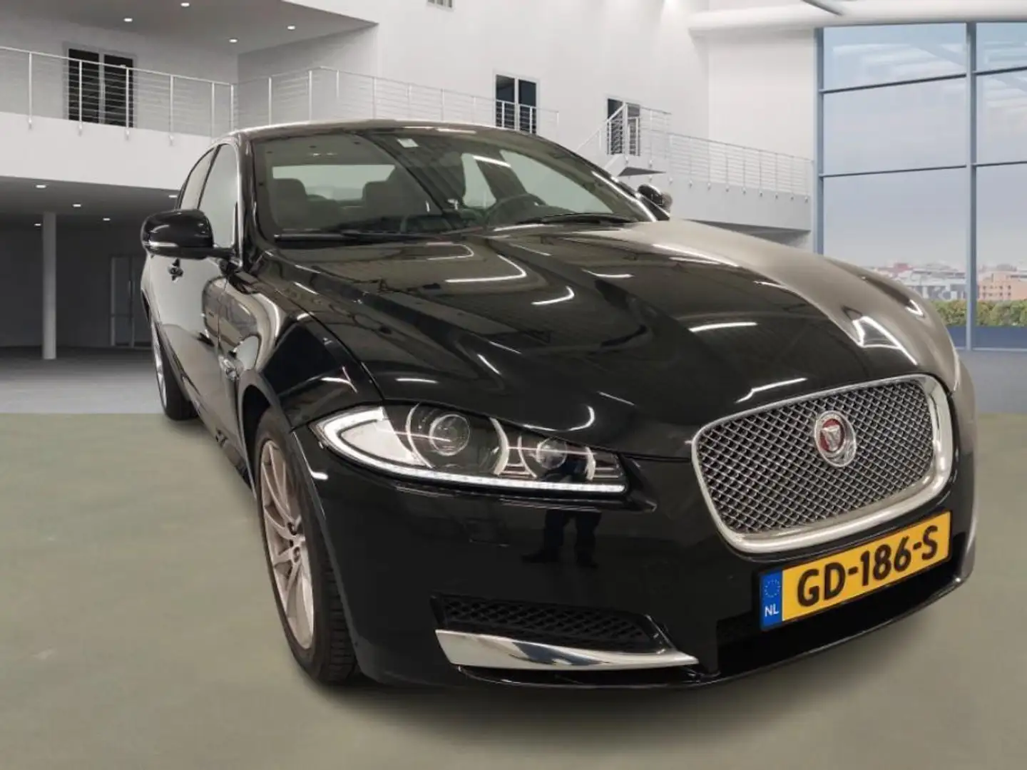 Jaguar XF 3.0D / NL PRIJS 13999e / Auto rijdt prima Noir - 2