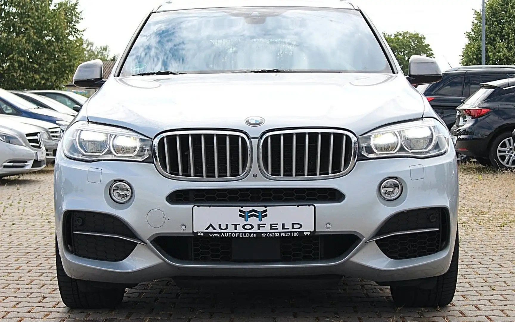 BMW X5 M d /SHEFT/LED/AHK/PANO/NAVI/HEAD UP/B&O Plateado - 2