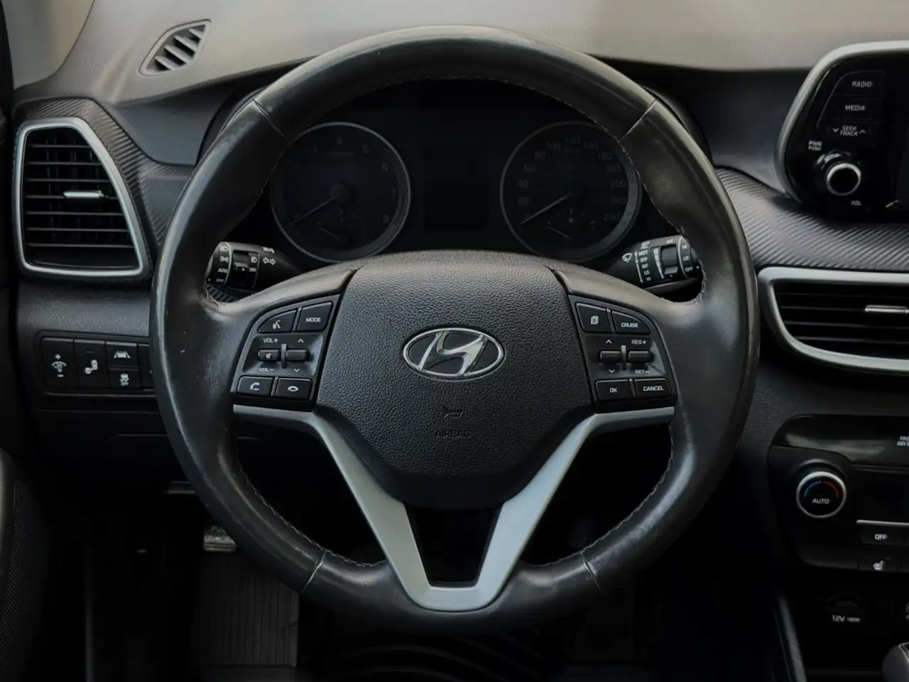 Hyundai TUCSON снимка Hyundai TUCSON