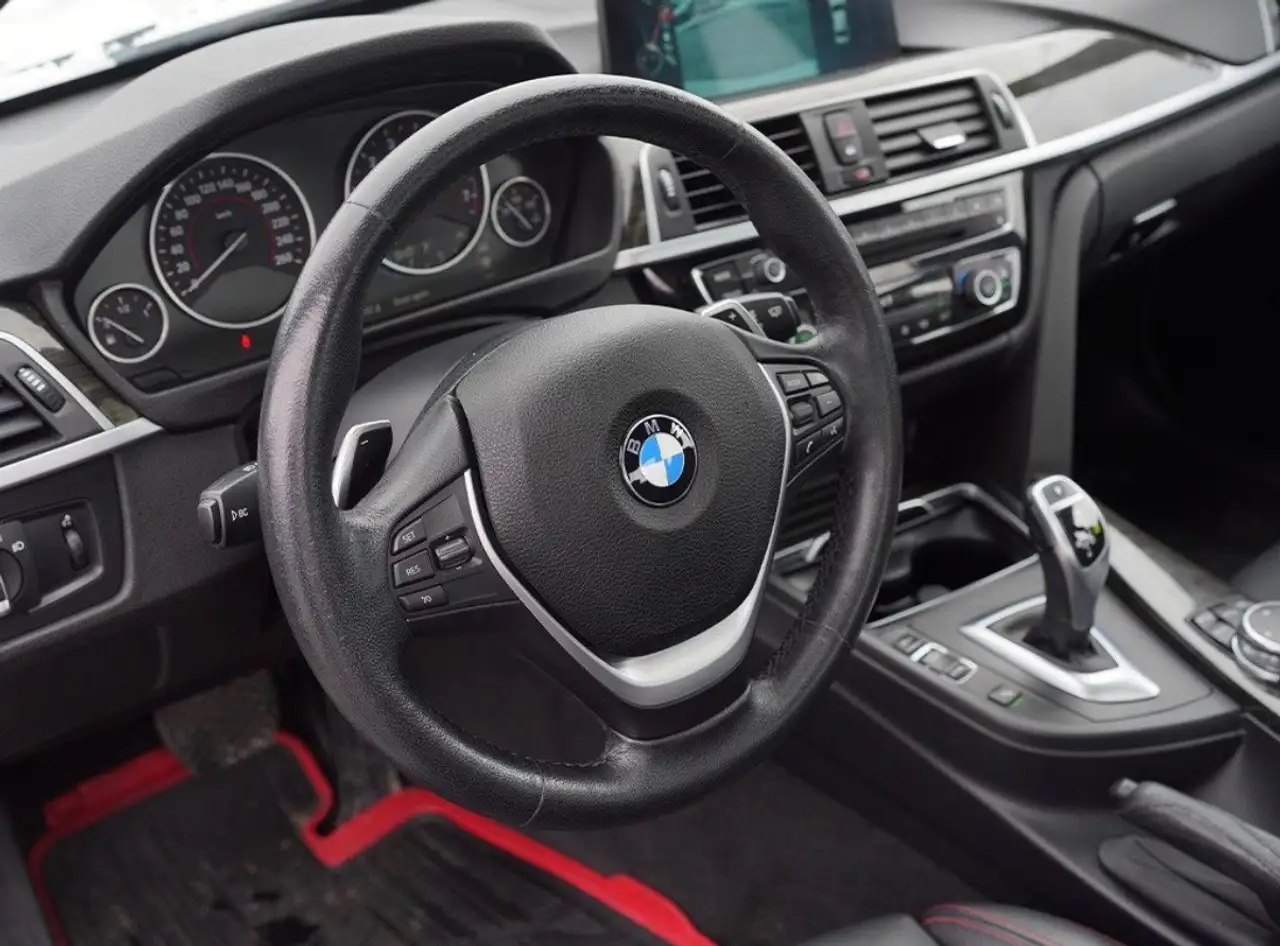 BMW 2 Series снимка BMW 2 Series