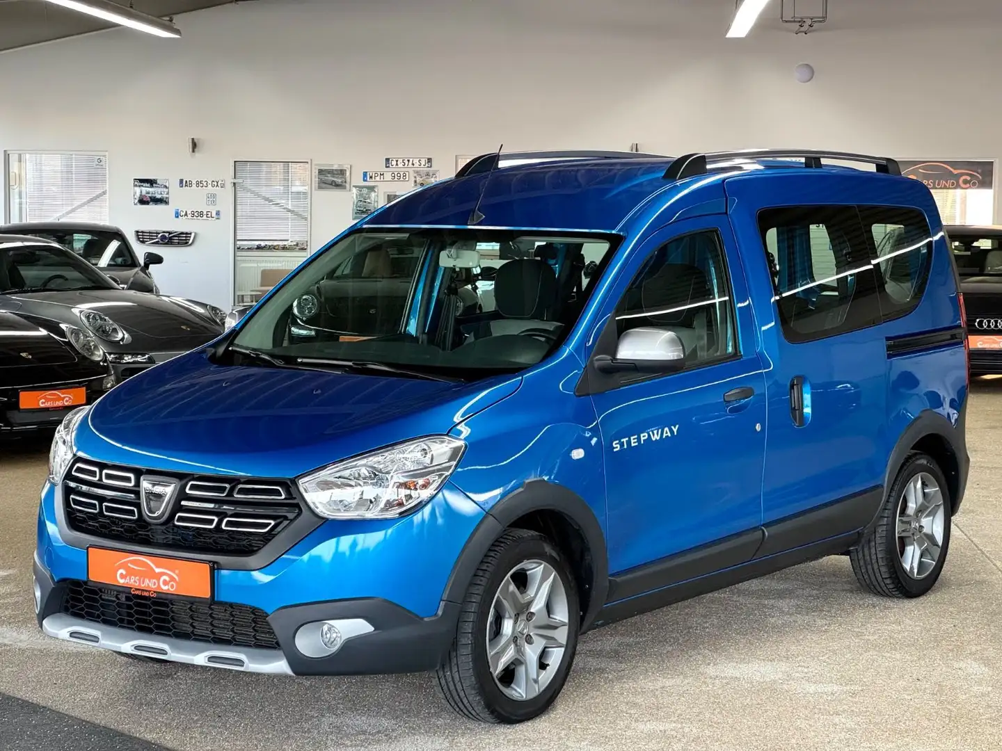 Dacia Dokker 1.3 TCe Stepway Plus *SHZ*NAV*PDC*RK*TEM* Blau - 1