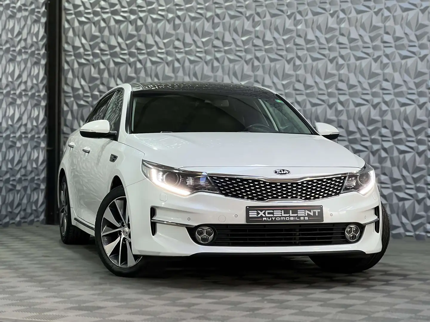 Kia Optima 1.7 CRDi*FULL OPTION*AIRCO*PANO*GARANTIE 12 MOIS Bílá - 2