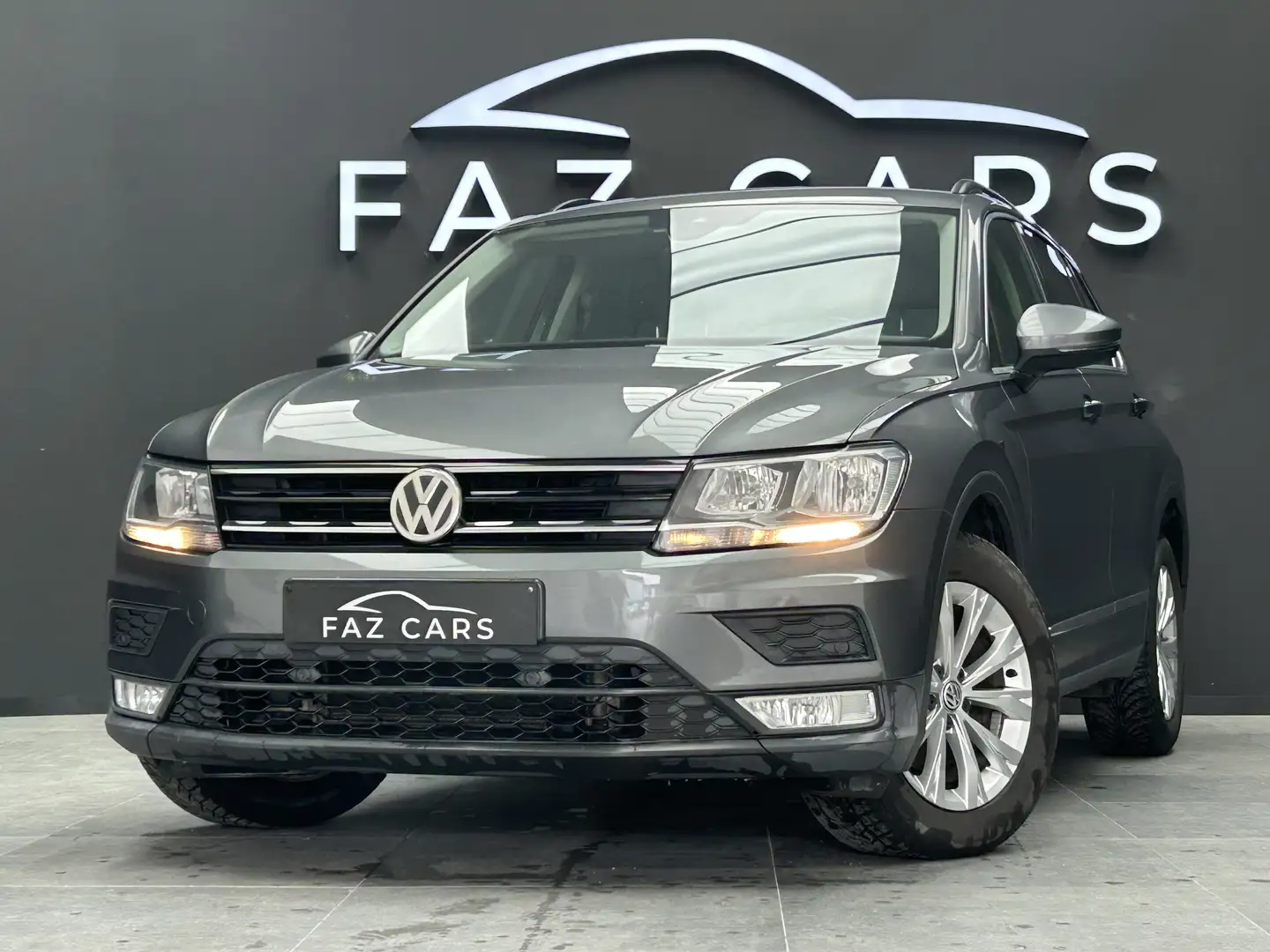 Volkswagen Tiguan * Réservé * Gris - 1