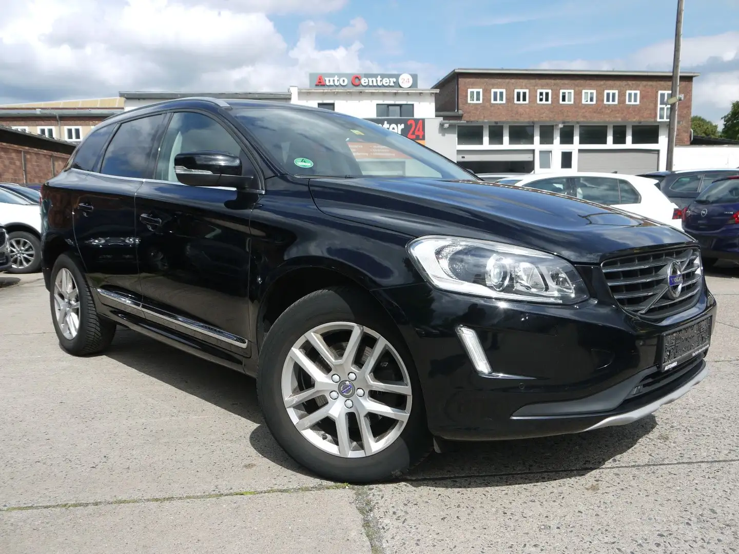 Volvo XC60 Summum 2WD/Automatik/Kamera Schwarz - 1