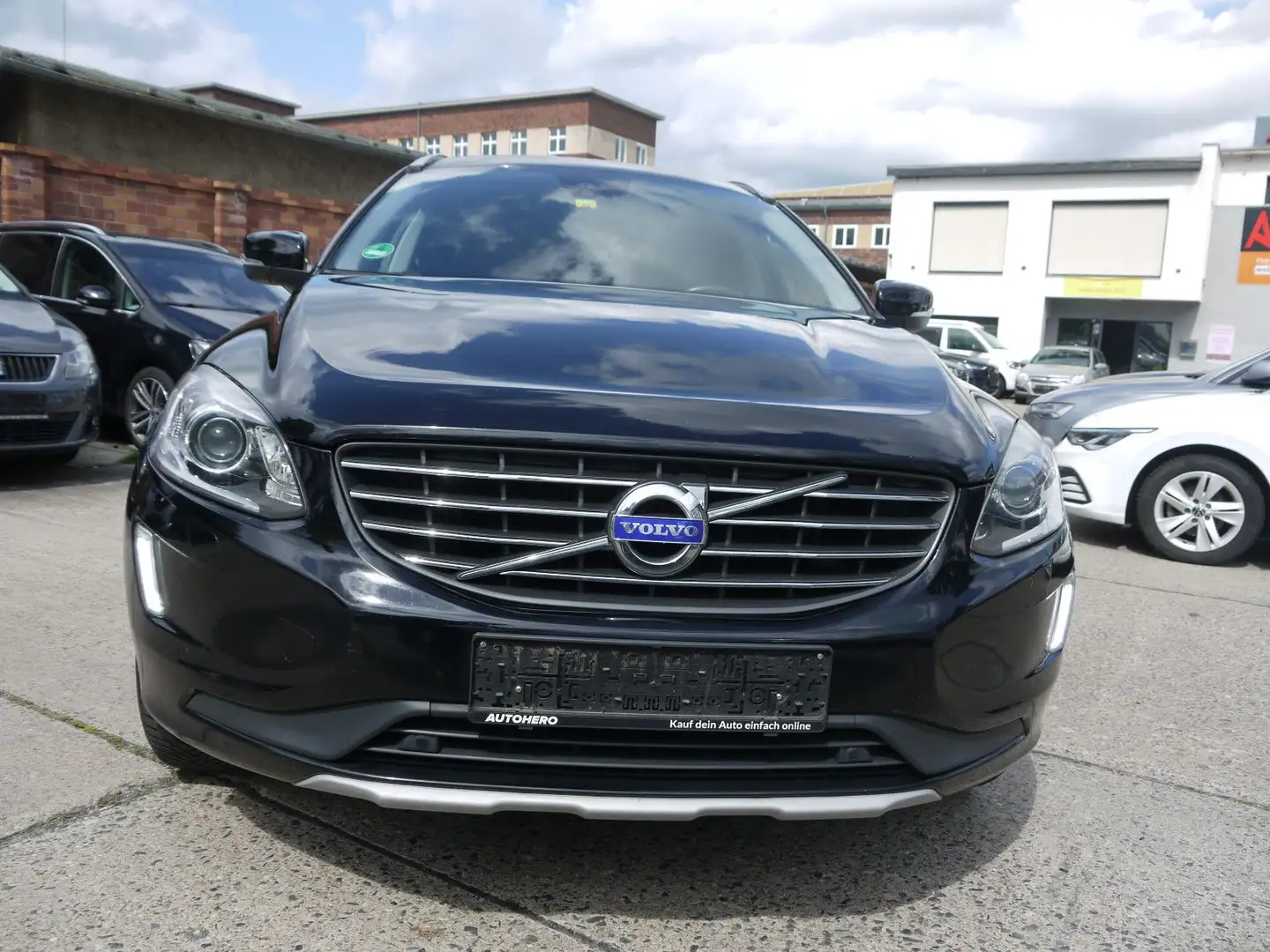 Volvo XC60 Summum 2WD/Automatik/Kamera Schwarz - 2