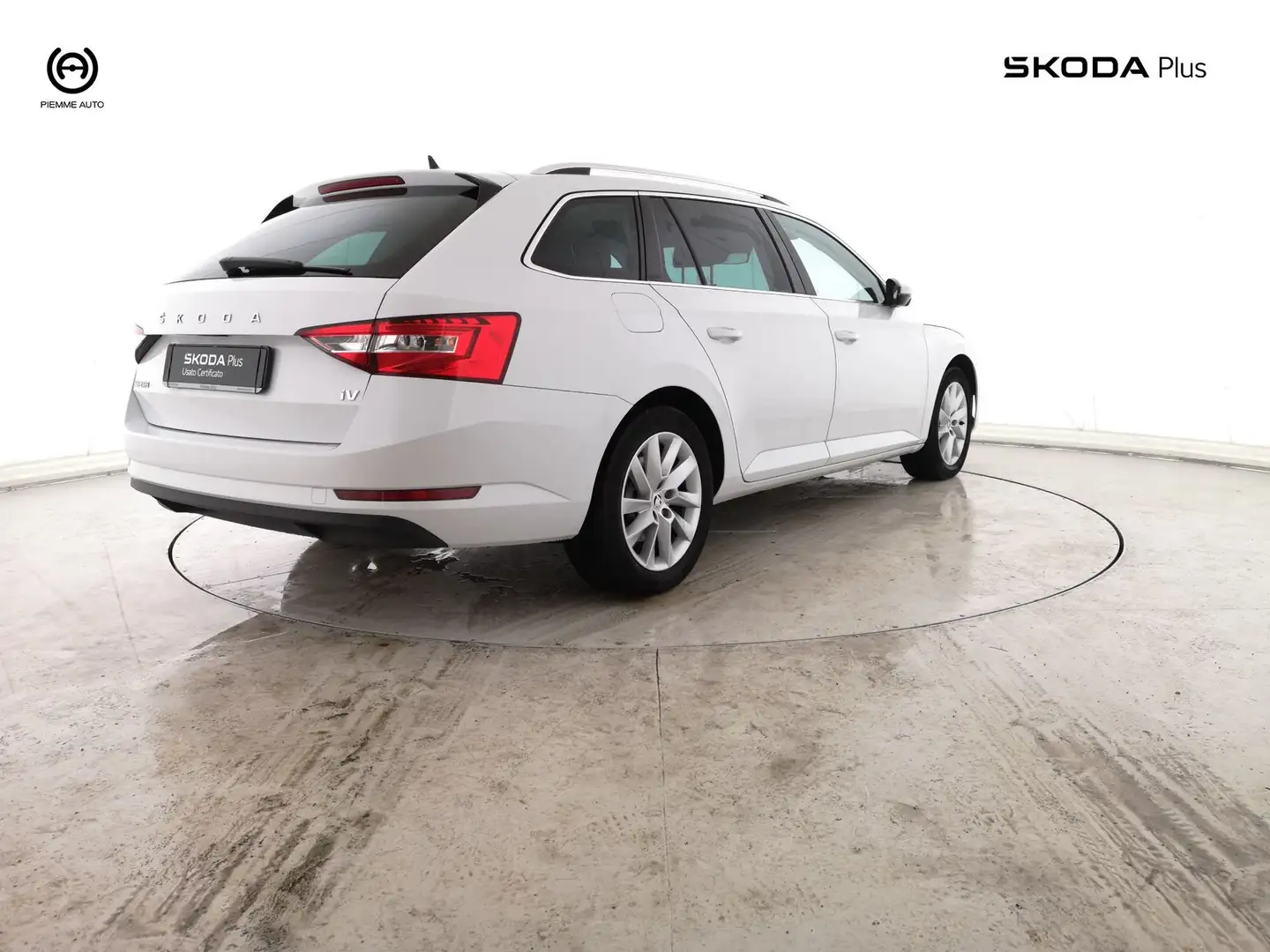 Skoda Superb 1.4 TSI Plug-In Hybrid DSG Wagon Executive Wit - 2