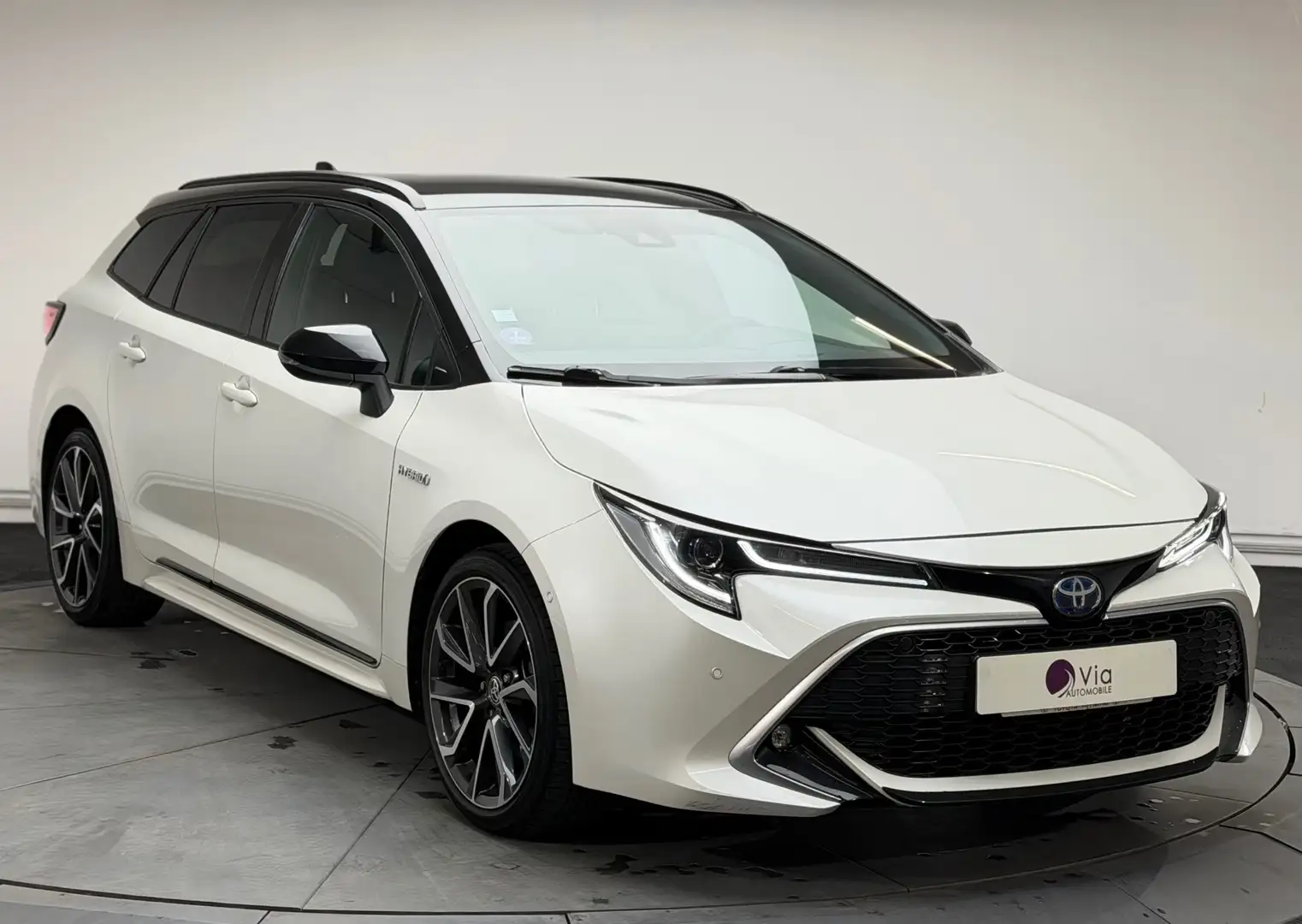 Toyota Corolla 2.0 184H Collection - Suivi Complet - Caméra de recul - Attelage - Sièges AV Chauffant Wit - 2