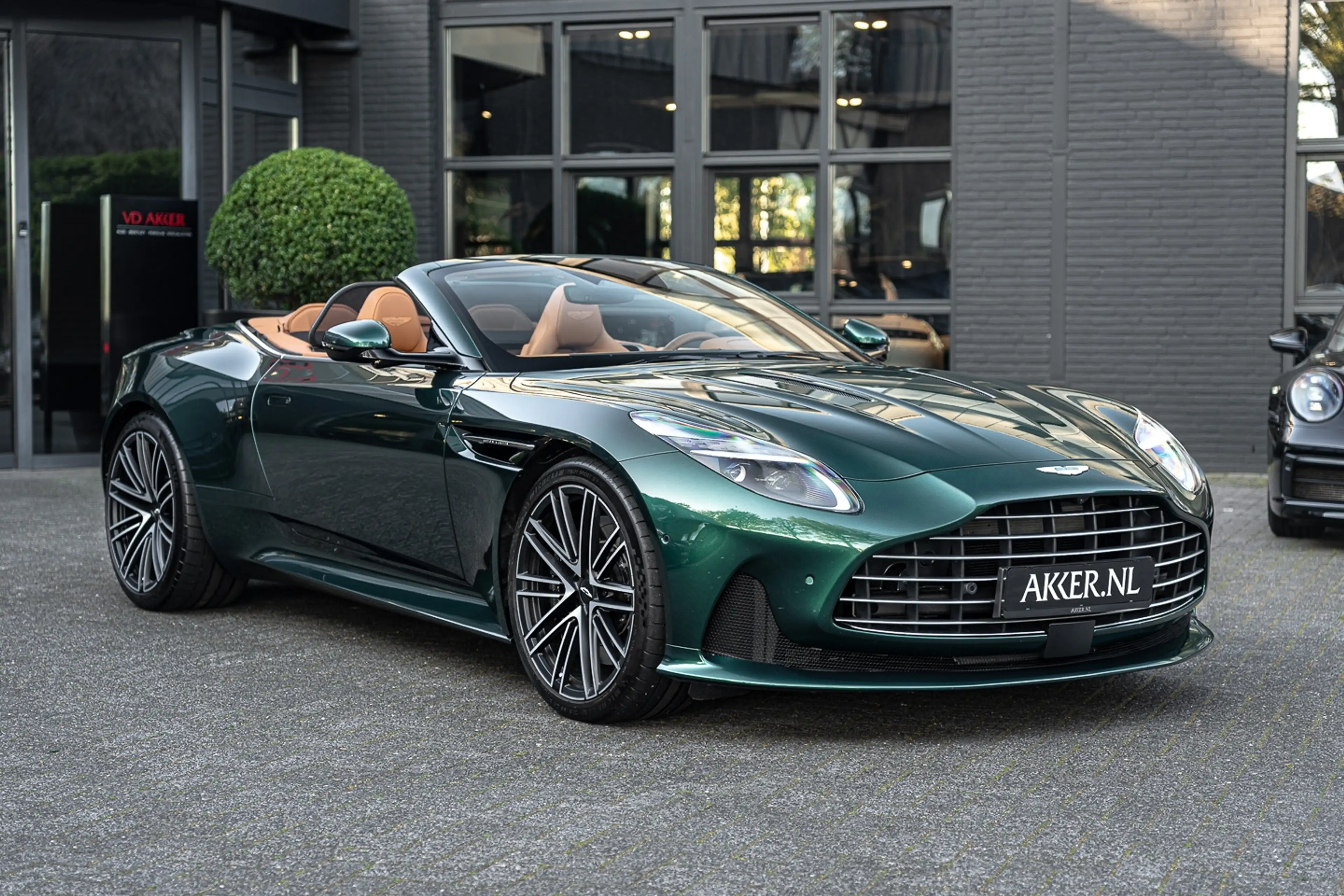 Aston Martin DB12 V8 Volante | Signature Metallic | Sport Plus Stoel — photo 19