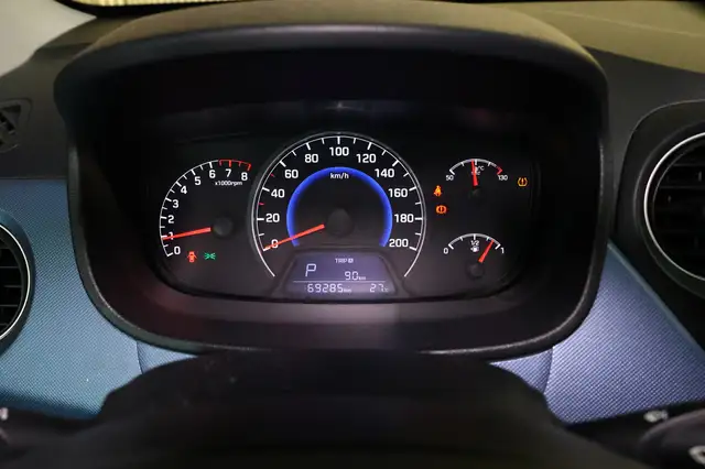 Hyundai i10 view 14
