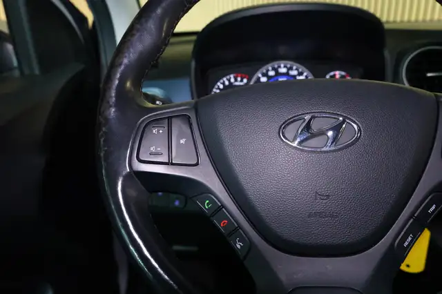 Hyundai i10 view 12