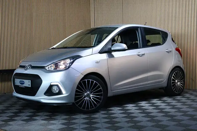 Hyundai i10 view 8