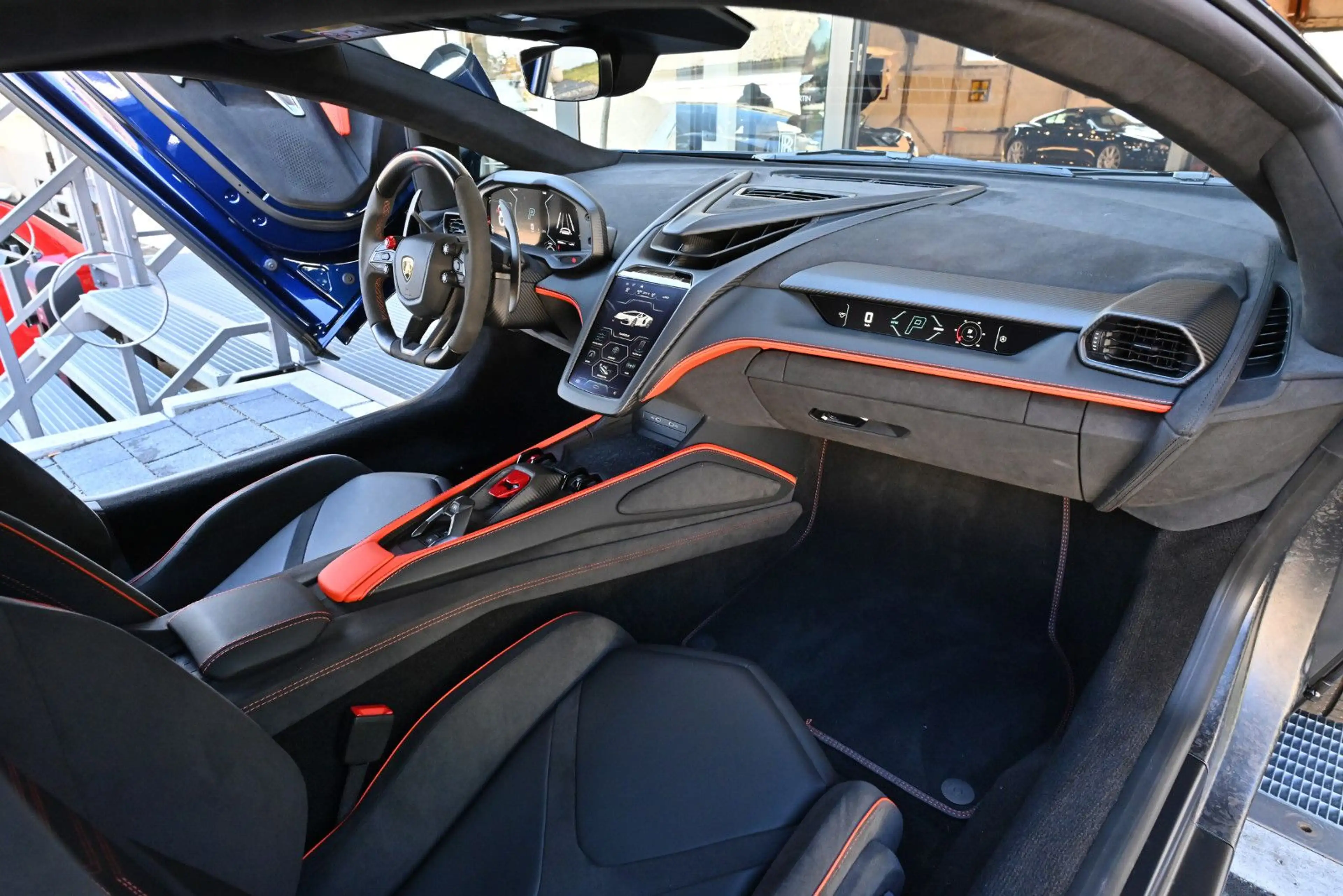 Lamborghini Revuelto /1.Hd./Sportivo Trim/21"/22"/BF Display — photo 7