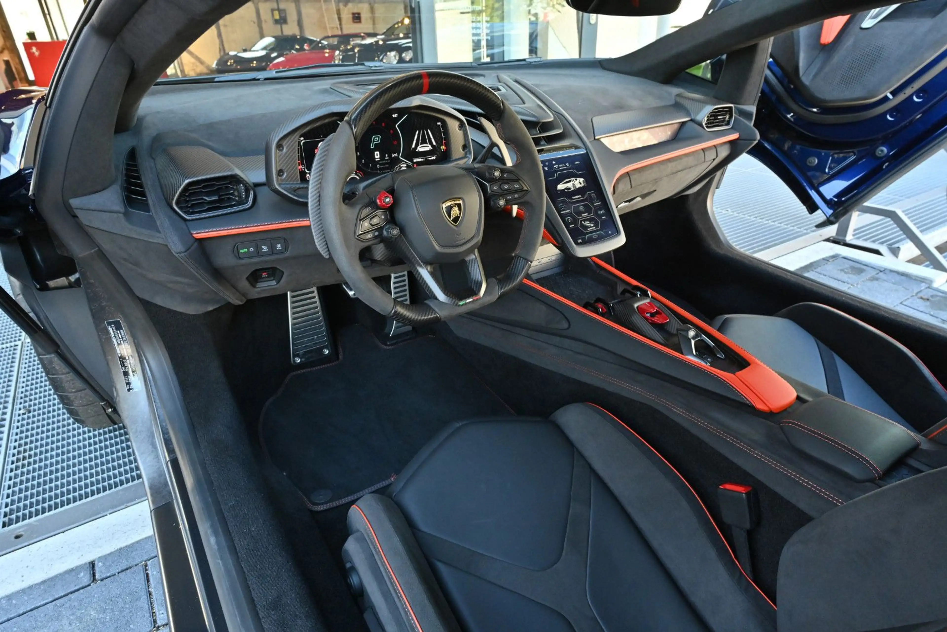 Lamborghini Revuelto /1.Hd./Sportivo Trim/21"/22"/BF Display — photo 2