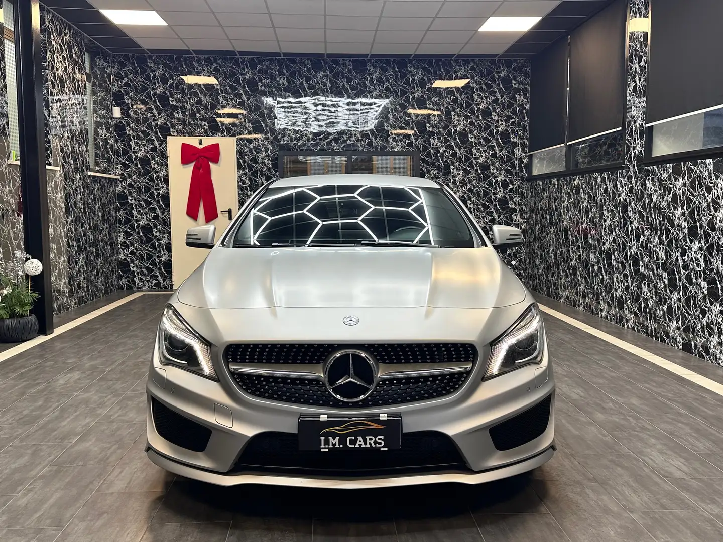 Mercedes-Benz CLA 220 d Premium Dark Night 177cv auto Gris - 2