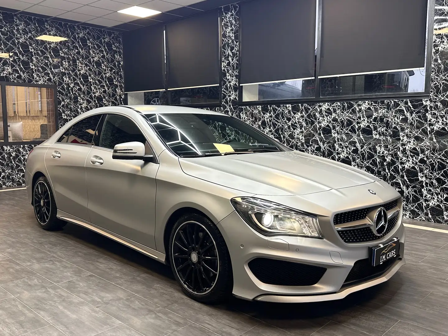 Mercedes-Benz CLA 220 d Premium Dark Night 177cv auto Gris - 1