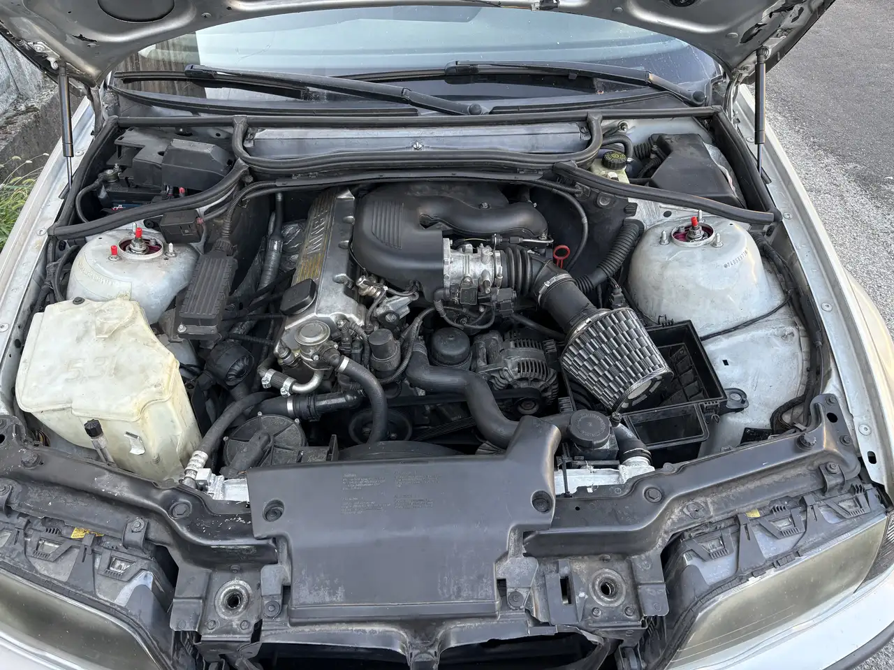 BMW 318i, foto 2