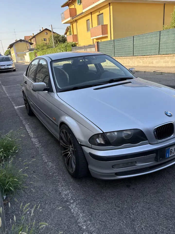 BMW 318i, foto 6